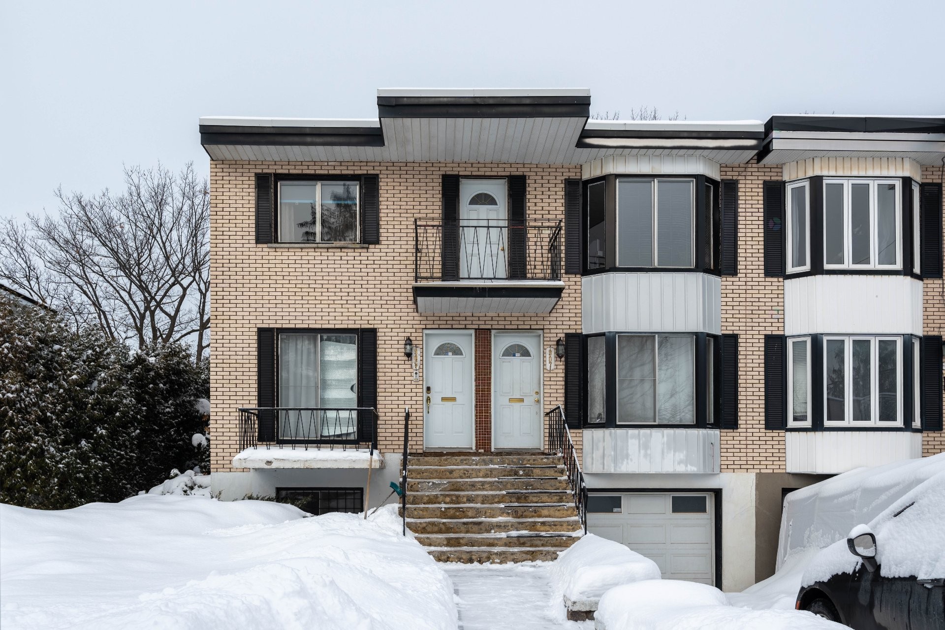 









905

 - 909


Rue Fréchette

,
Longueuil (Le Vieux-Longueuil),




QC
J4J1G6

