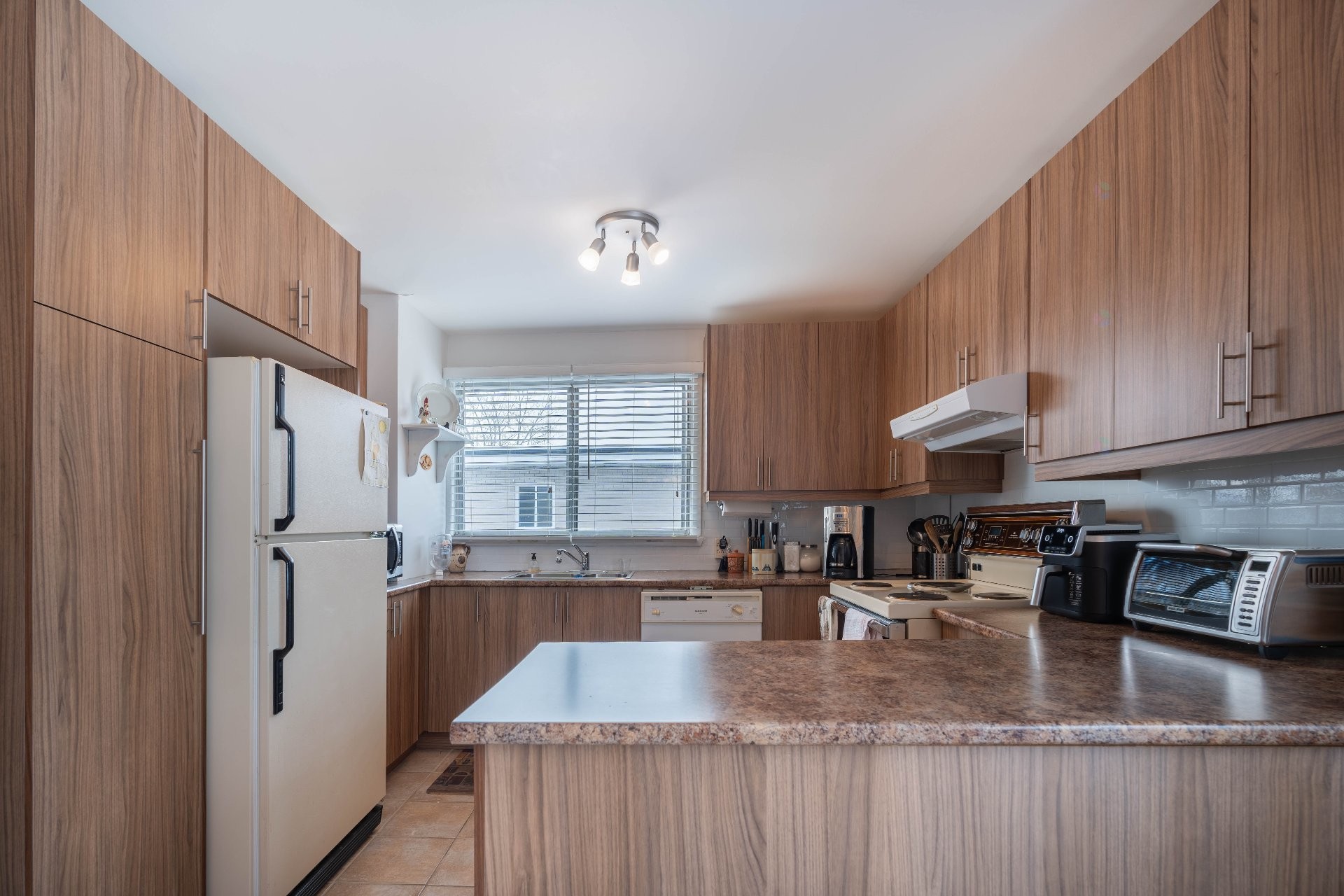 









905

 - 909


Rue Fréchette

,
Longueuil (Le Vieux-Longueuil),




QC
J4J1G6

