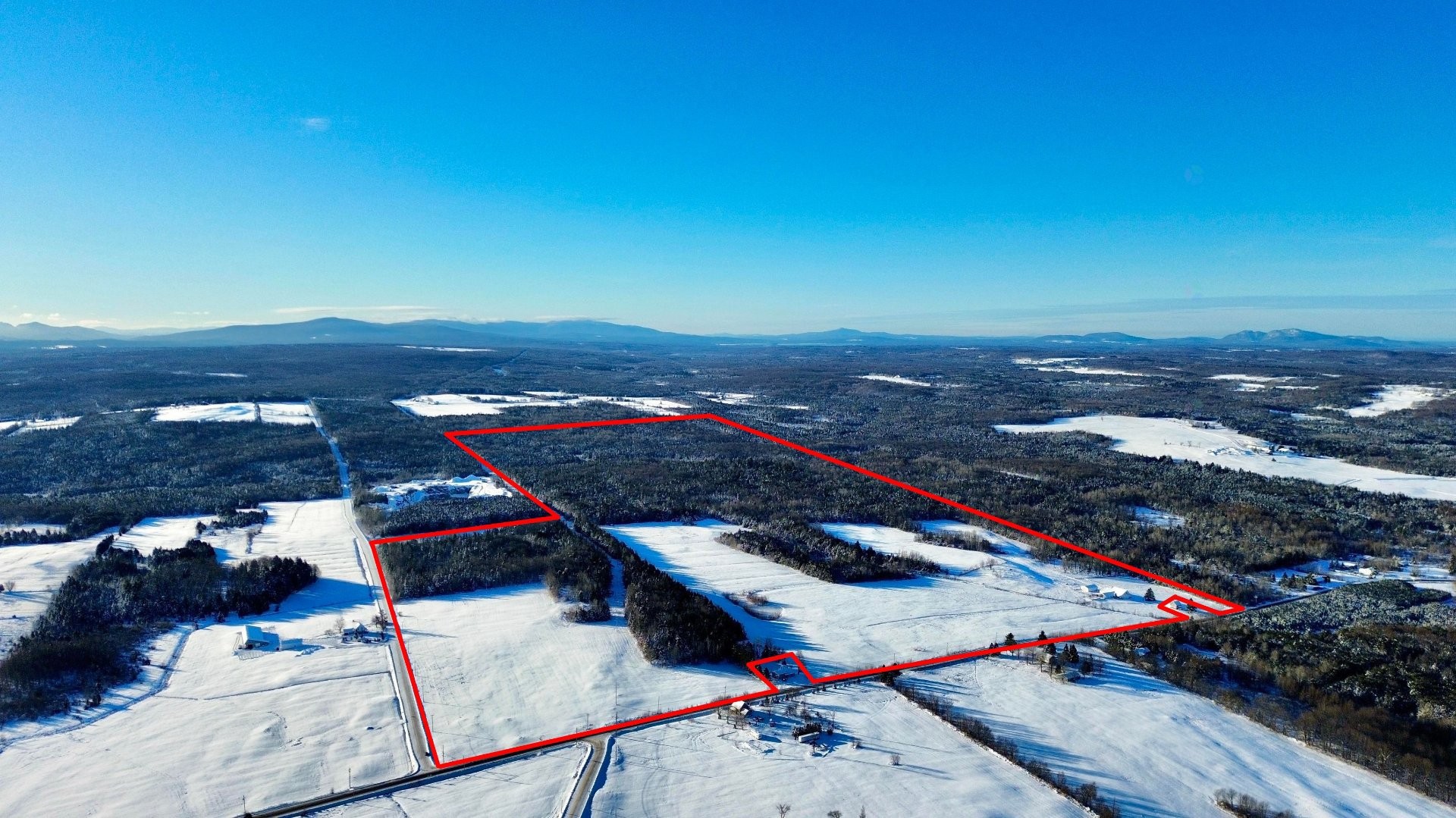 









881

 - 883


Ch. du Lac

,
Sainte-Anne-de-la-Rochelle,







QC
J0E2B0

