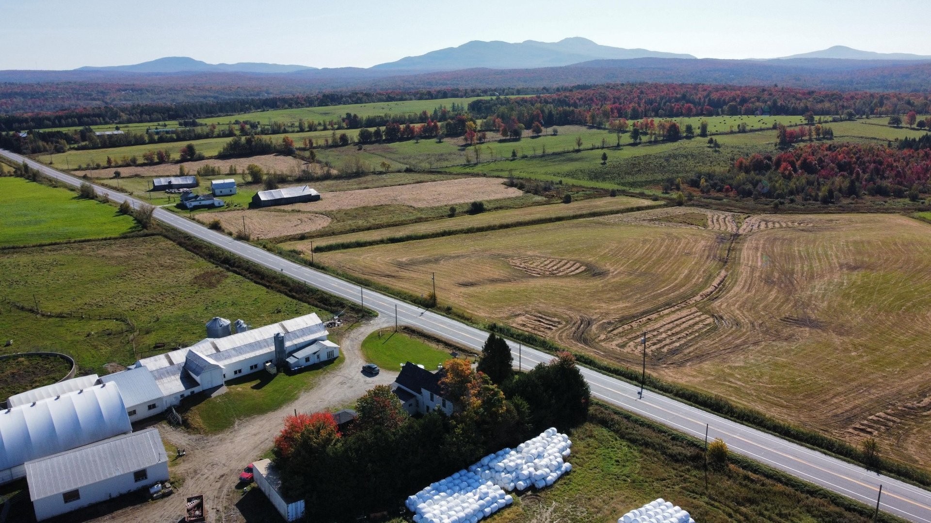 









881

 - 883


Ch. du Lac

,
Sainte-Anne-de-la-Rochelle,







QC
J0E2B0

