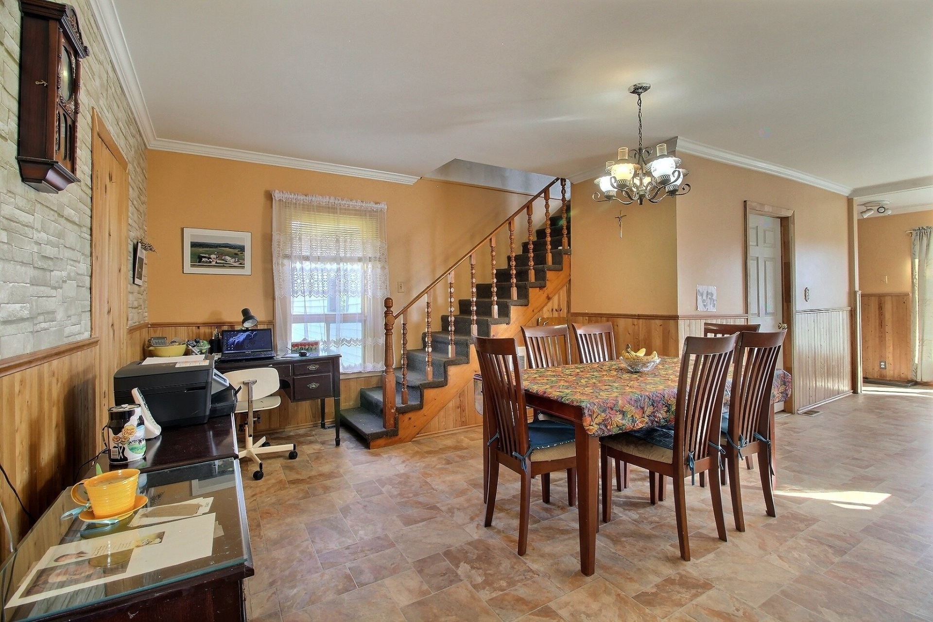 









881

 - 883


Ch. du Lac

,
Sainte-Anne-de-la-Rochelle,







QC
J0E2B0

