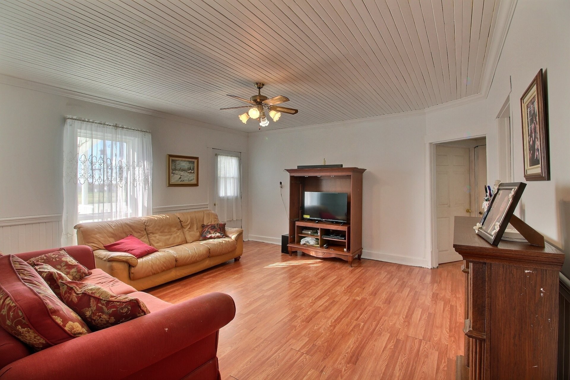 









881

 - 883


Ch. du Lac

,
Sainte-Anne-de-la-Rochelle,







QC
J0E2B0

