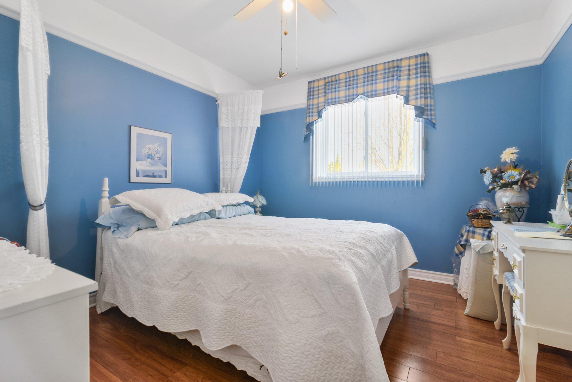 









2401


Rue Joliette

,
Longueuil (Le Vieux-Longueuil),




QC
J4L2M8

