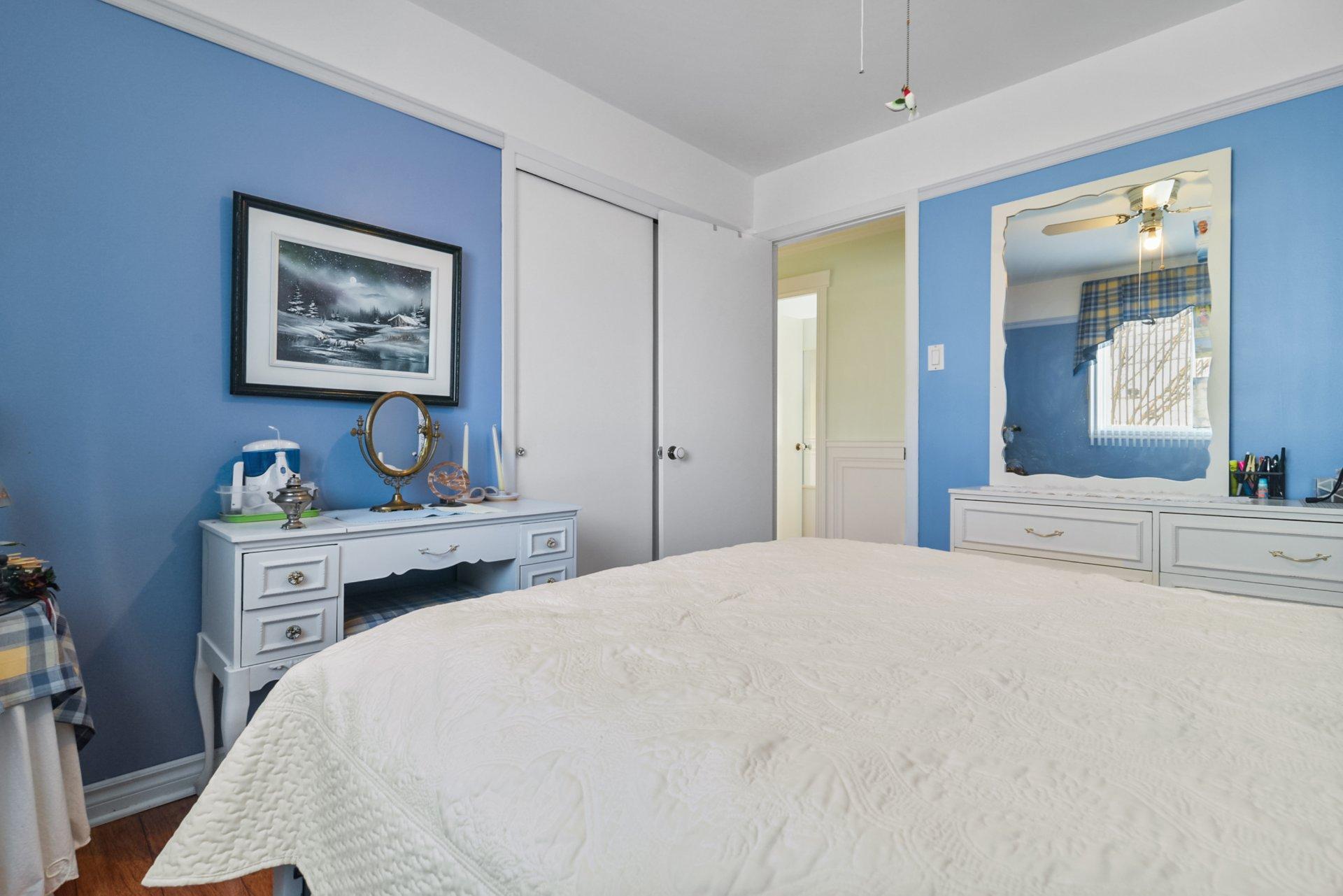 









2401


Rue Joliette

,
Longueuil (Le Vieux-Longueuil),




QC
J4L2M8

