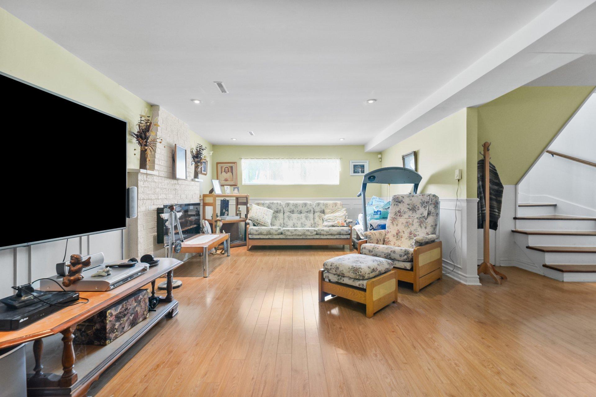 









2401


Rue Joliette

,
Longueuil (Le Vieux-Longueuil),




QC
J4L2M8

