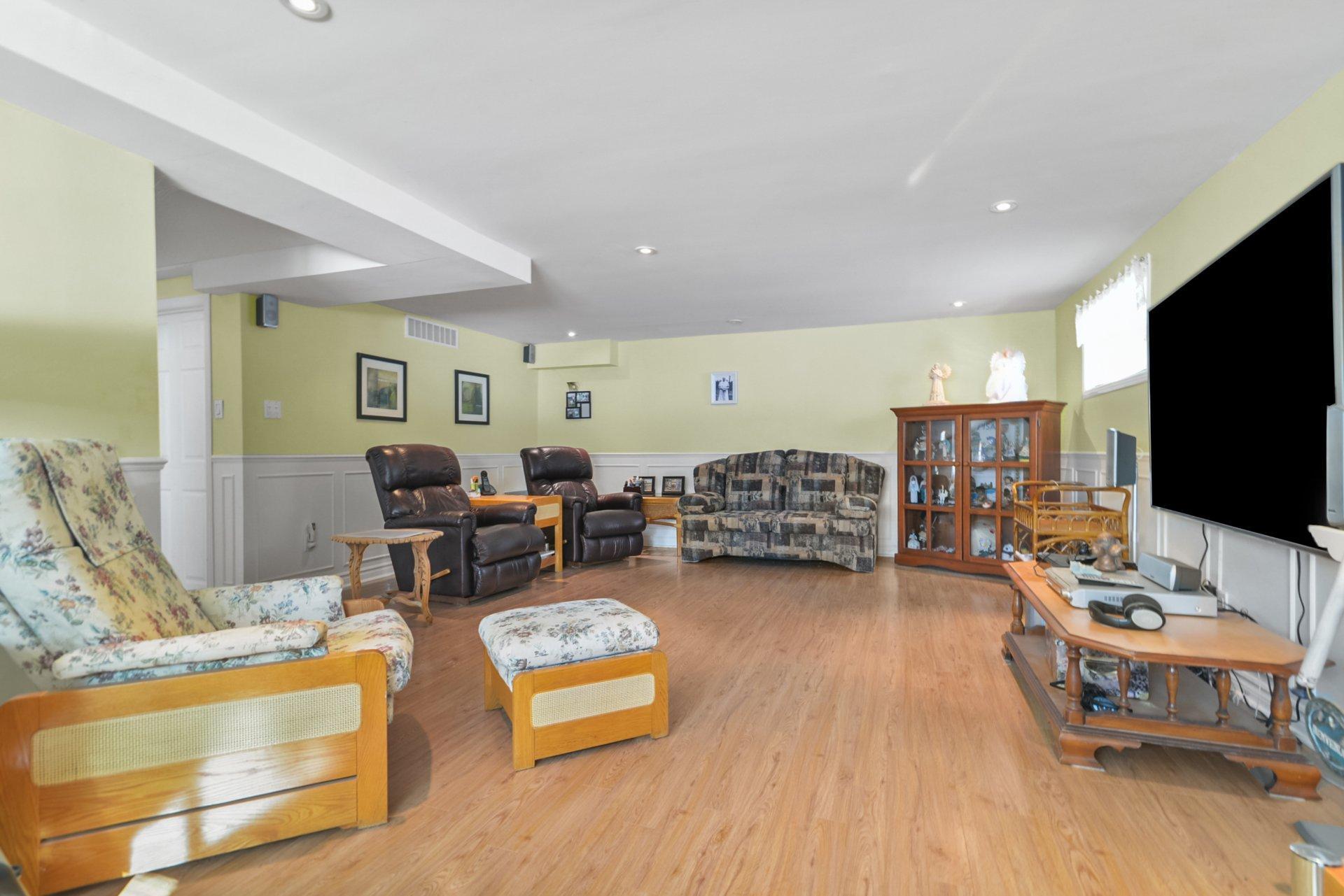 









2401


Rue Joliette

,
Longueuil (Le Vieux-Longueuil),




QC
J4L2M8

