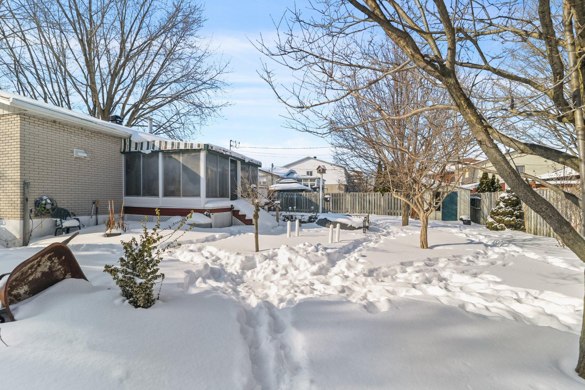 









2401


Rue Joliette

,
Longueuil (Le Vieux-Longueuil),




QC
J4L2M8

