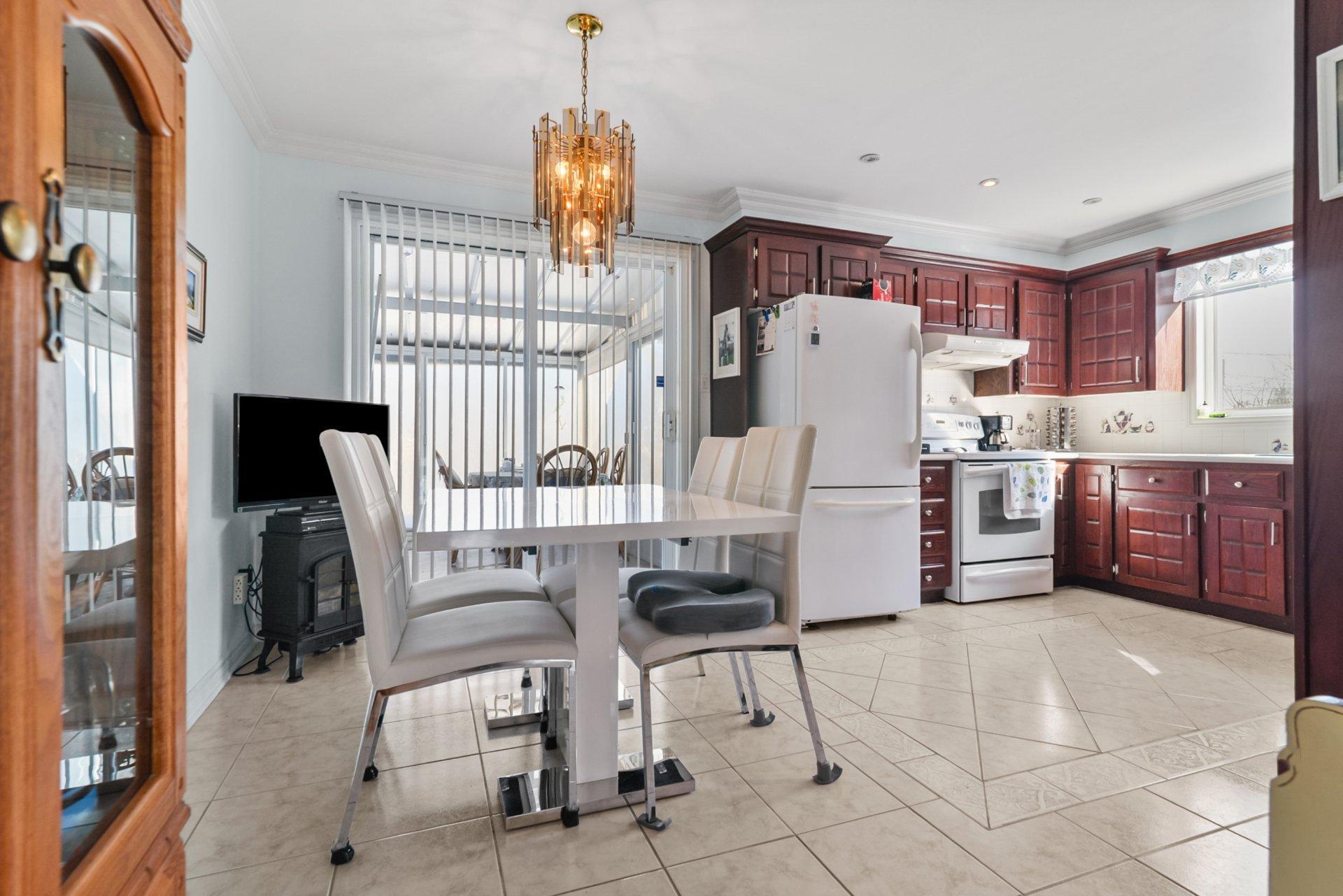 









2401


Rue Joliette

,
Longueuil (Le Vieux-Longueuil),




QC
J4L2M8

