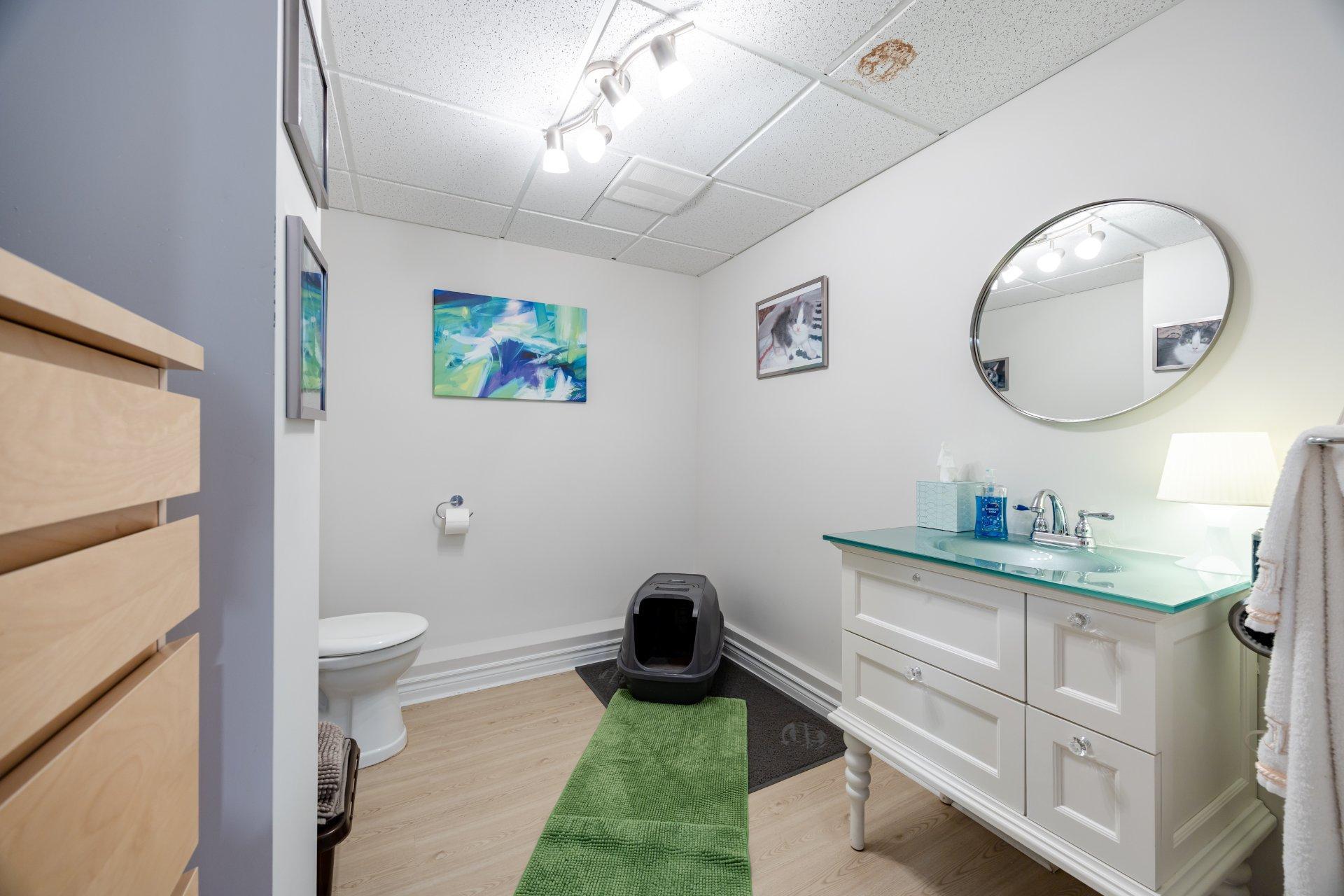 









10596

 - 10598


Rue St-Denis

,
Montréal (Ahuntsic-Cartierville),




QC
H3L2J3

