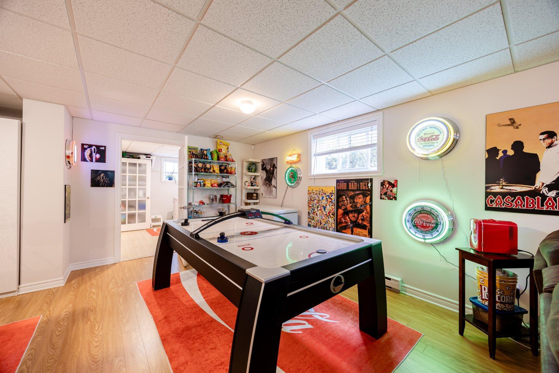 









10596

 - 10598


Rue St-Denis

,
Montréal (Ahuntsic-Cartierville),




QC
H3L2J3

