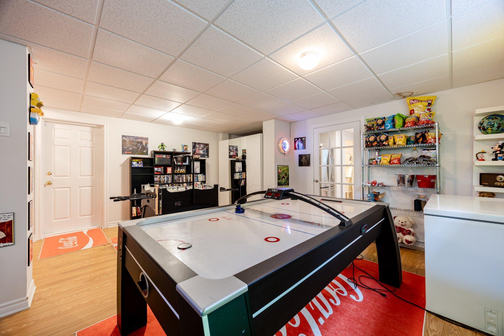 









10596

 - 10598


Rue St-Denis

,
Montréal (Ahuntsic-Cartierville),




QC
H3L2J3

