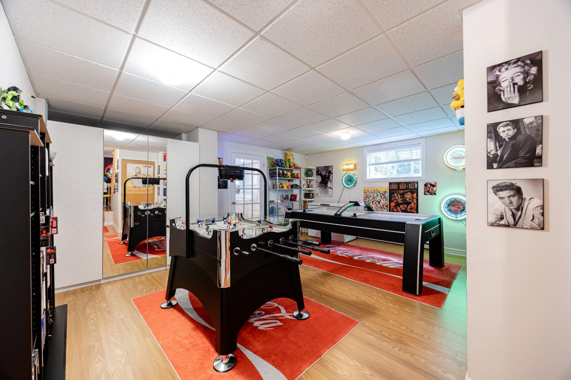 









10596

 - 10598


Rue St-Denis

,
Montréal (Ahuntsic-Cartierville),




QC
H3L2J3

