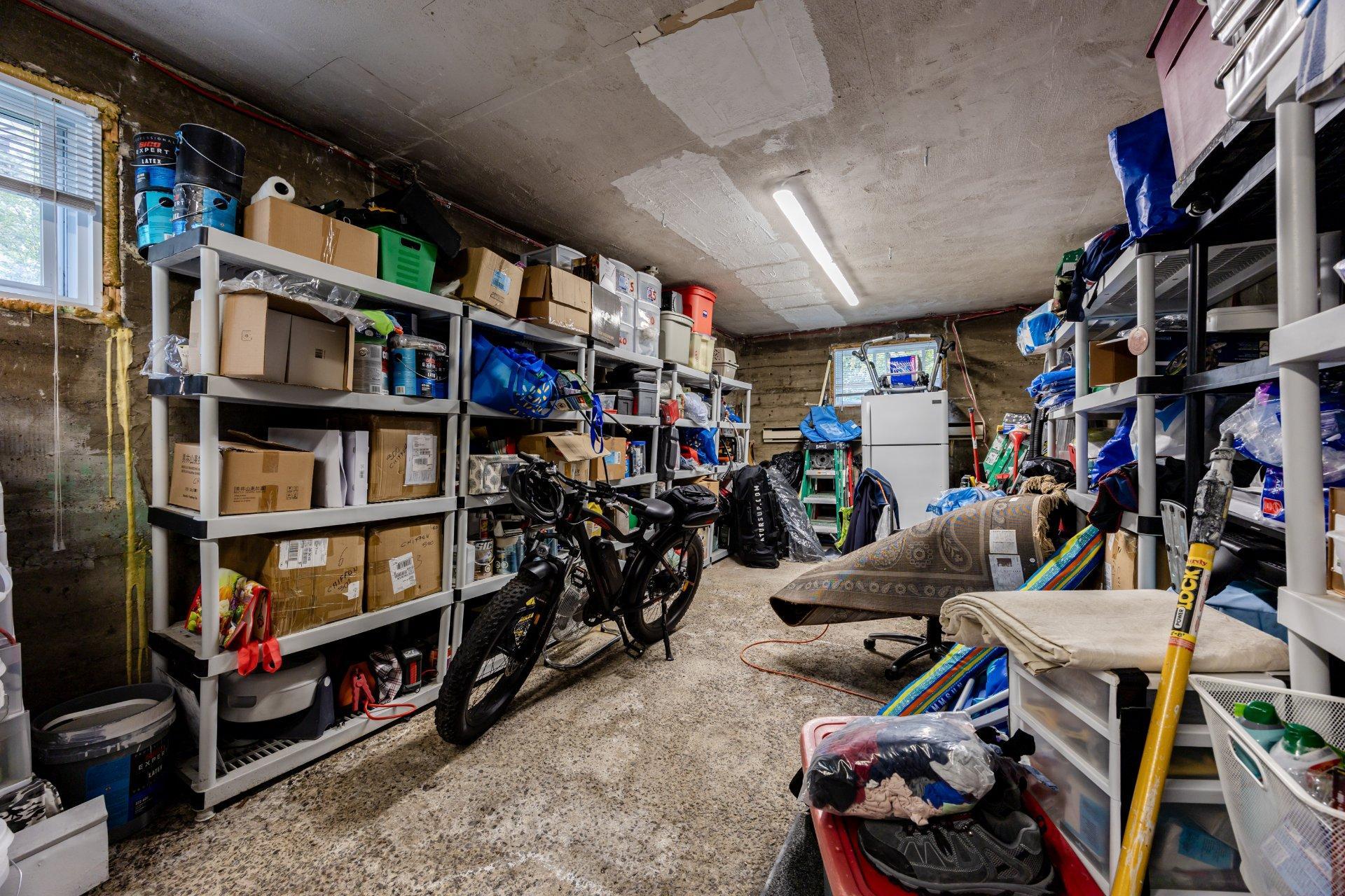 









10596

 - 10598


Rue St-Denis

,
Montréal (Ahuntsic-Cartierville),




QC
H3L2J3

