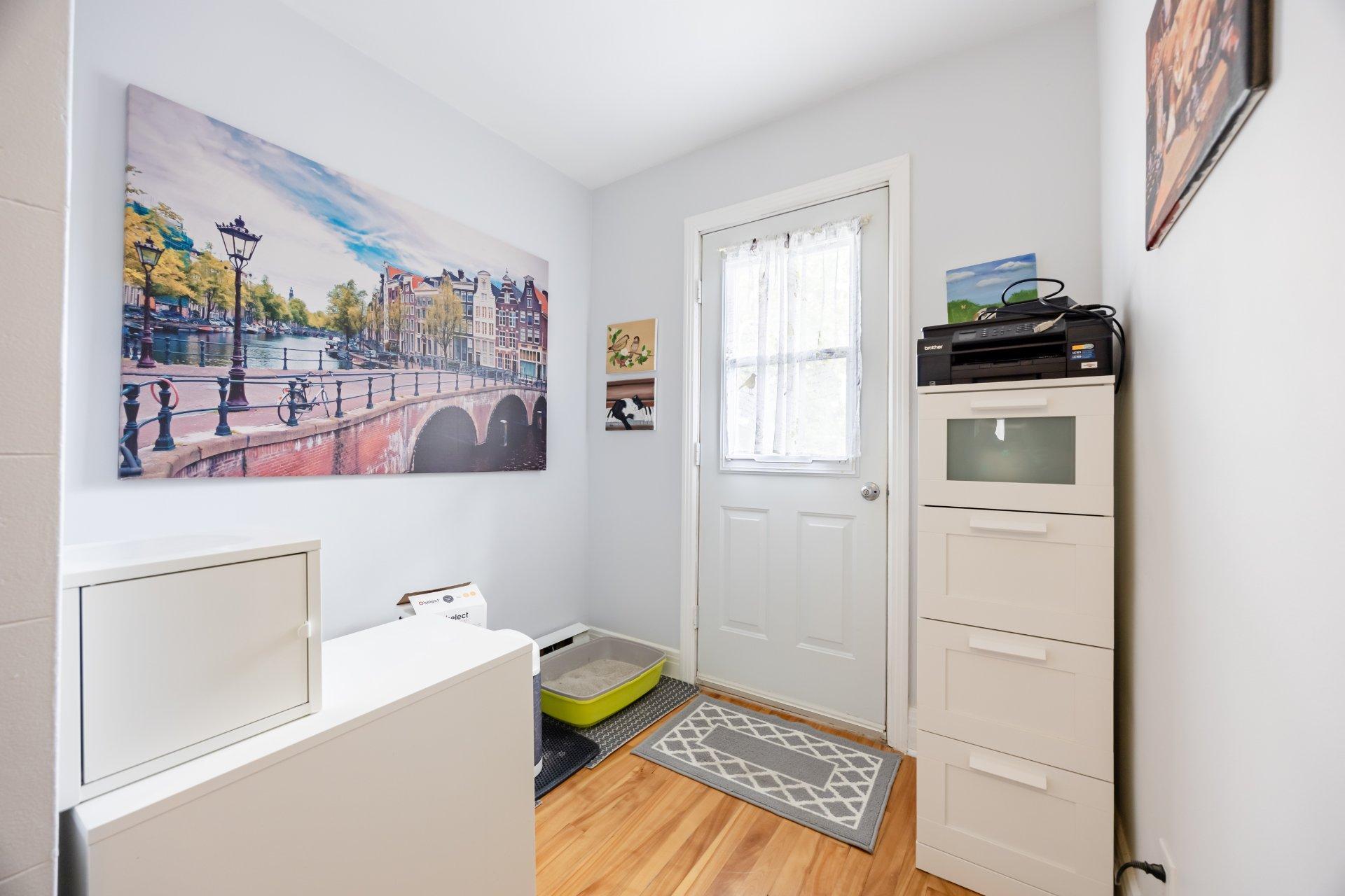 









10596

 - 10598


Rue St-Denis

,
Montréal (Ahuntsic-Cartierville),




QC
H3L2J3

