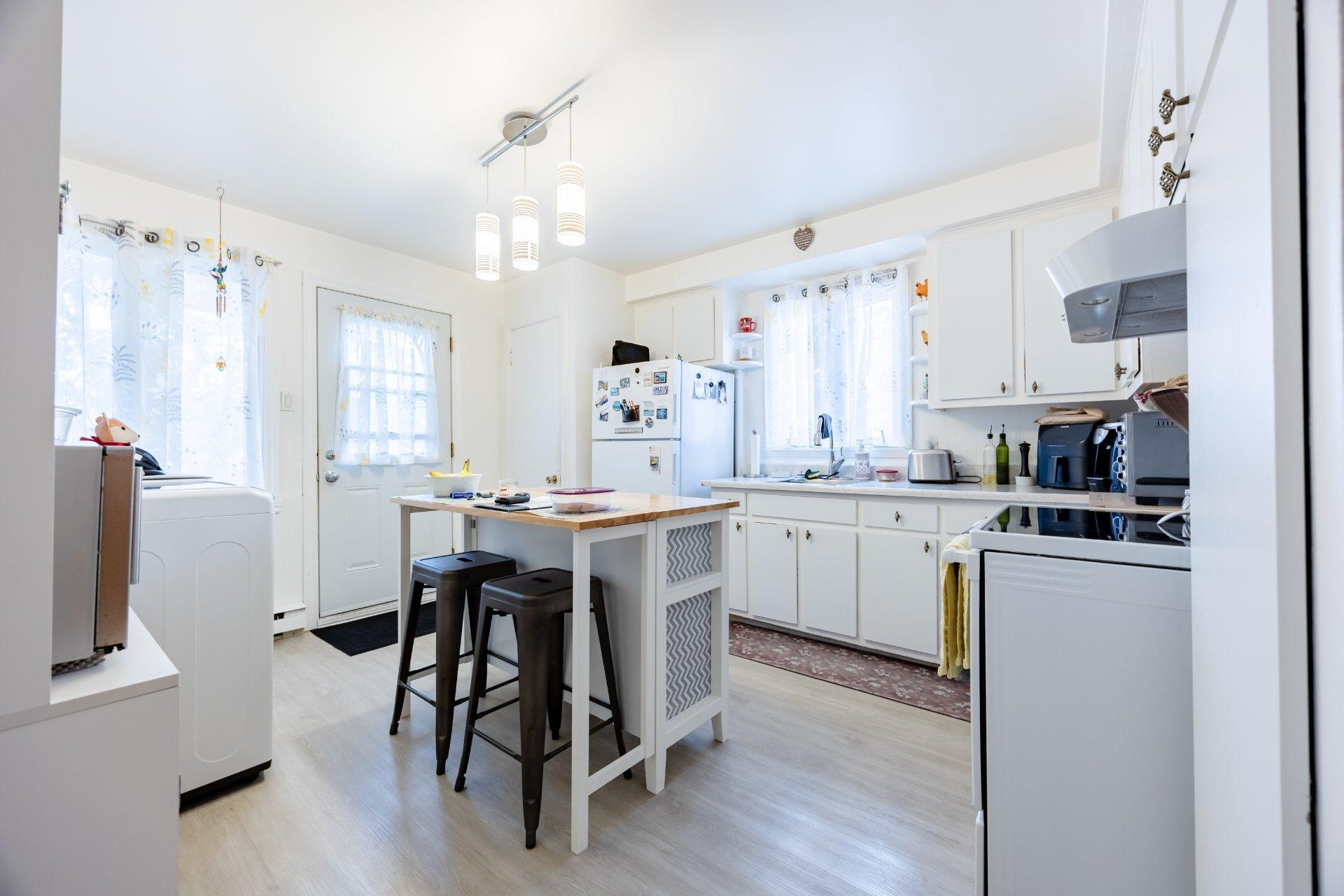 









10596

 - 10598


Rue St-Denis

,
Montréal (Ahuntsic-Cartierville),




QC
H3L2J3

