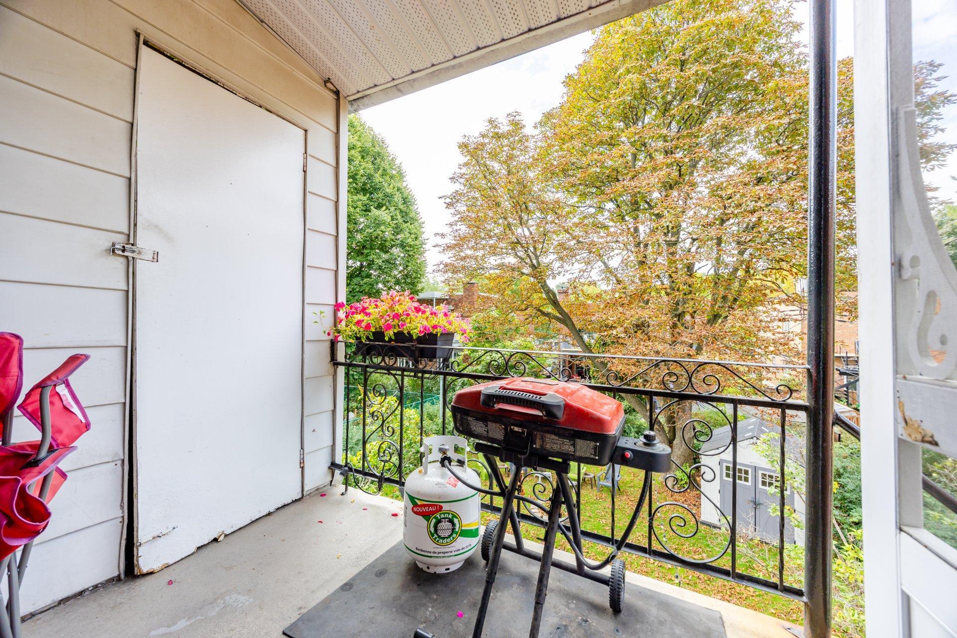 









10596

 - 10598


Rue St-Denis

,
Montréal (Ahuntsic-Cartierville),




QC
H3L2J3

