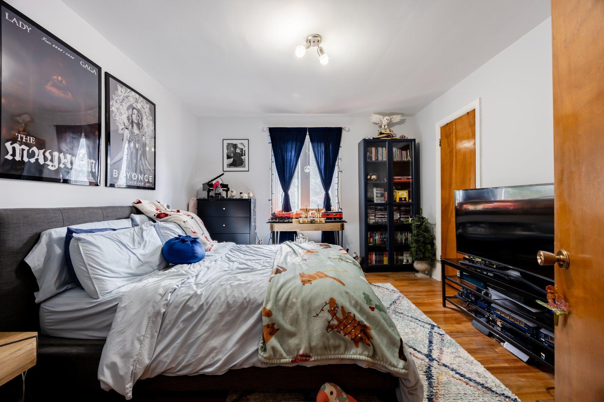 









10596

 - 10598


Rue St-Denis

,
Montréal (Ahuntsic-Cartierville),




QC
H3L2J3

