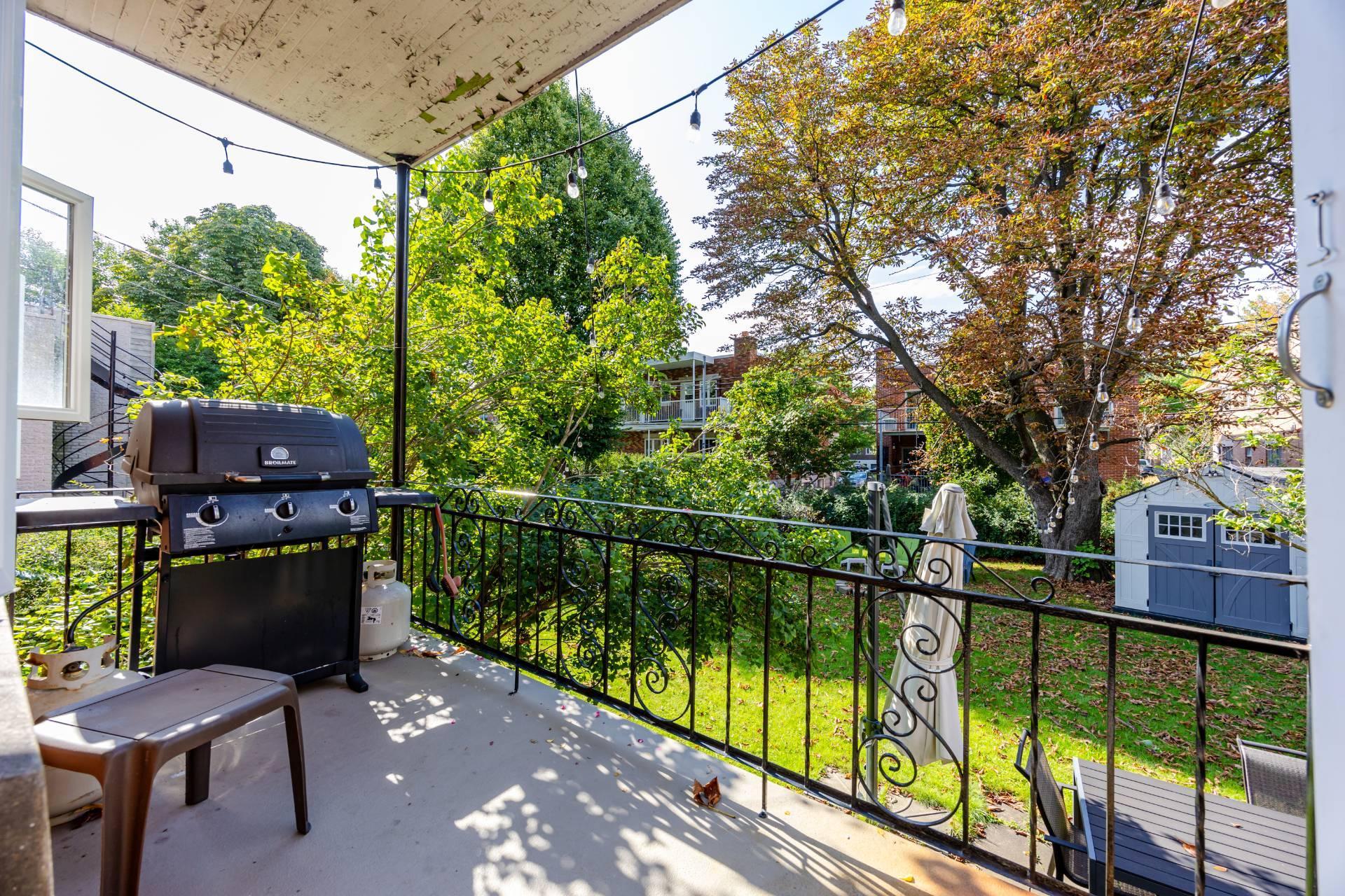 









10596

 - 10598


Rue St-Denis

,
Montréal (Ahuntsic-Cartierville),




QC
H3L2J3

