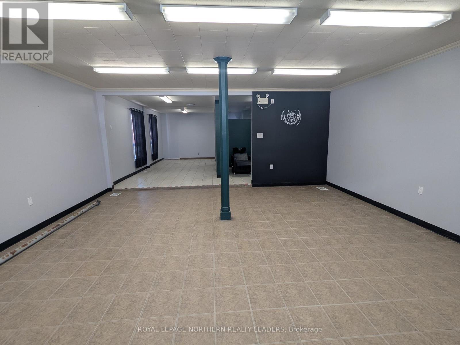 












285 PINE STREET S

,
Timmins (TS - SE),




Ontario
P4N2K8

