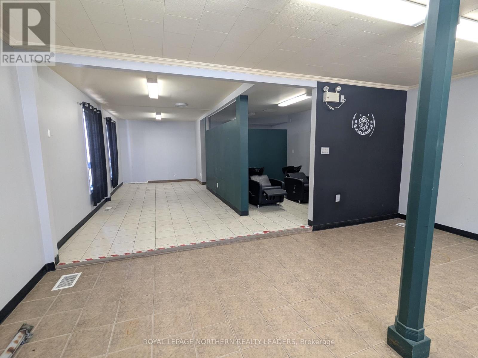 












285 PINE STREET S

,
Timmins (TS - SE),




Ontario
P4N2K8

