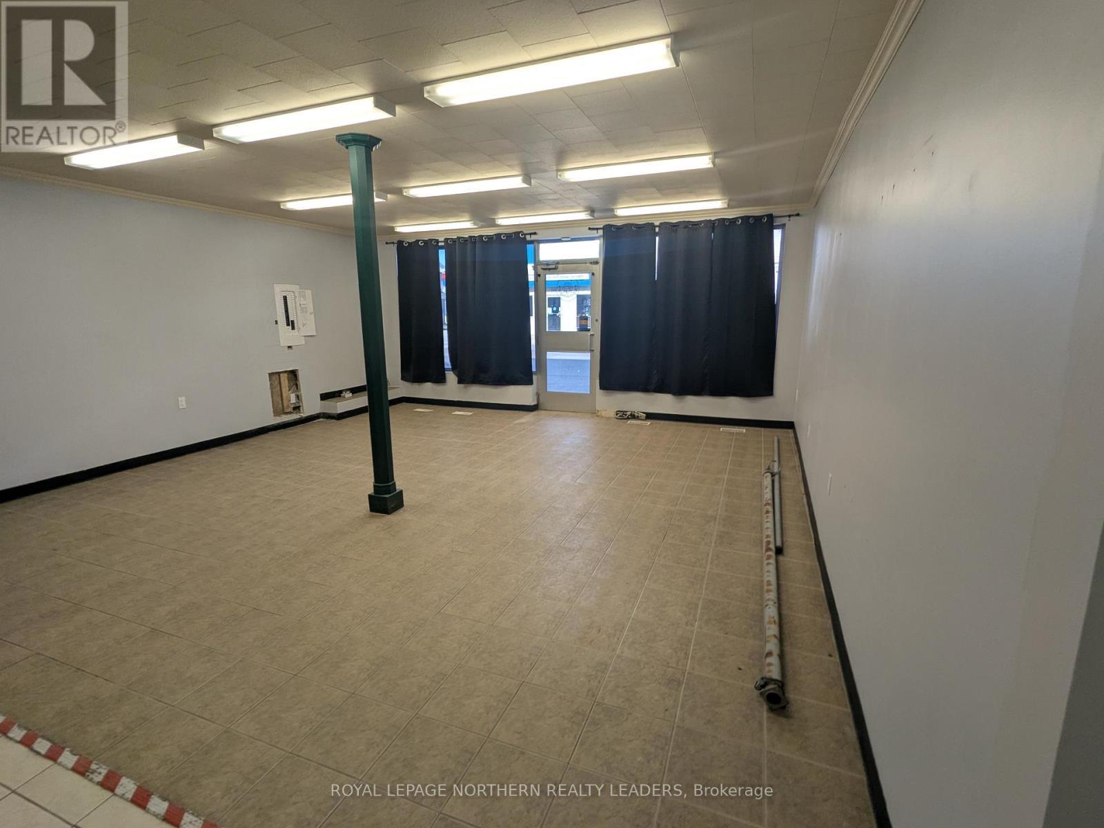 












285 PINE STREET S

,
Timmins (TS - SE),




Ontario
P4N2K8

