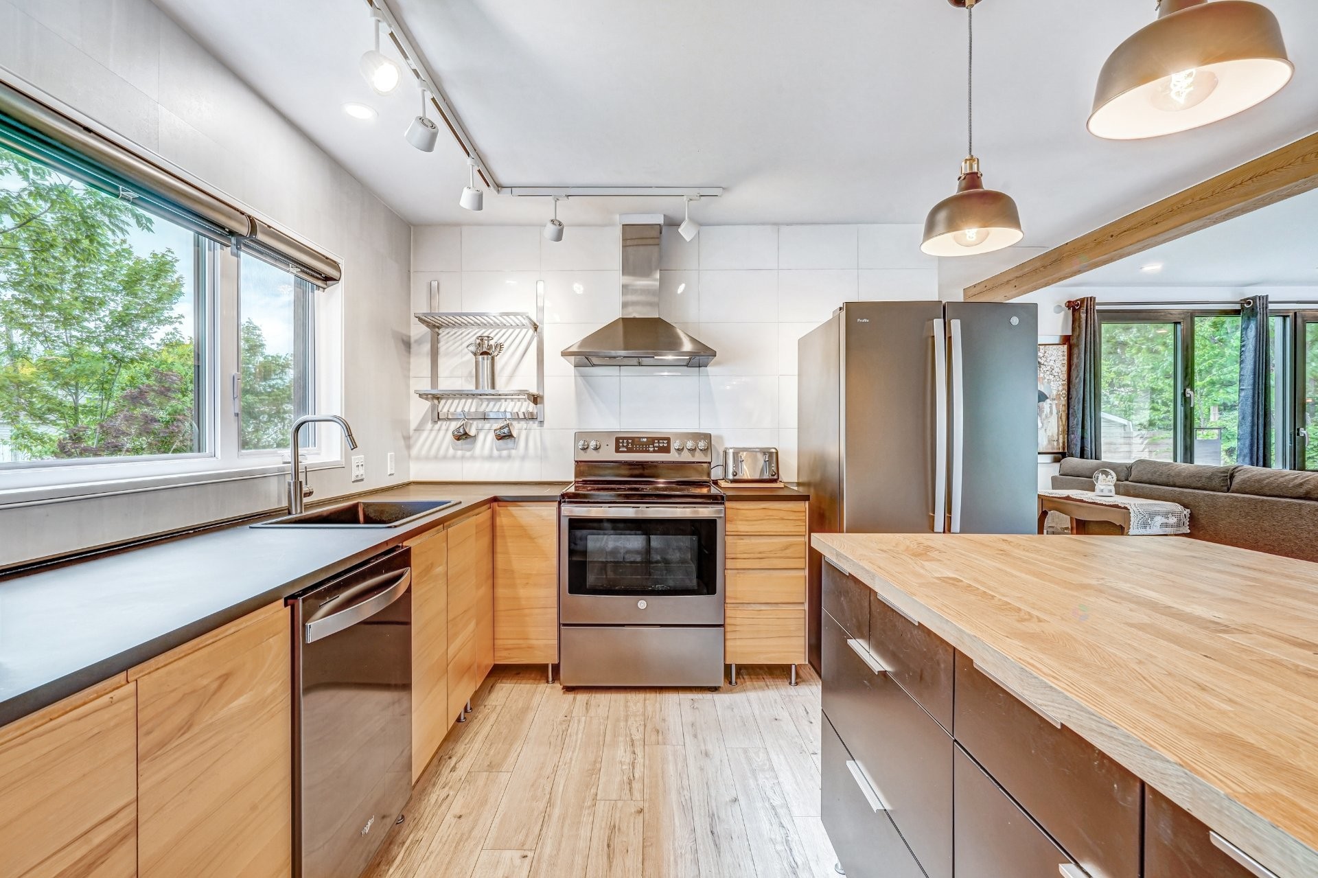 









1820


Boul. Rodrigue

,
Sainte-Marie-Madeleine,




QC
J0H1S0

