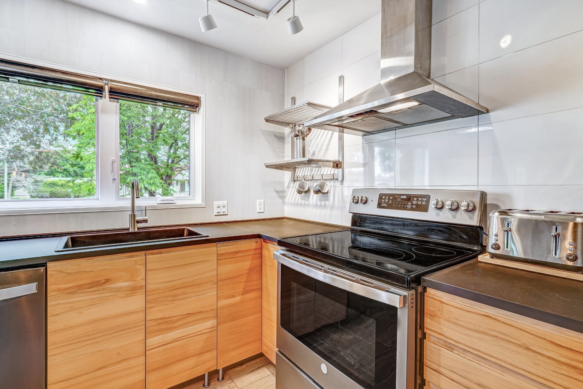 









1820


Boul. Rodrigue

,
Sainte-Marie-Madeleine,




QC
J0H1S0

