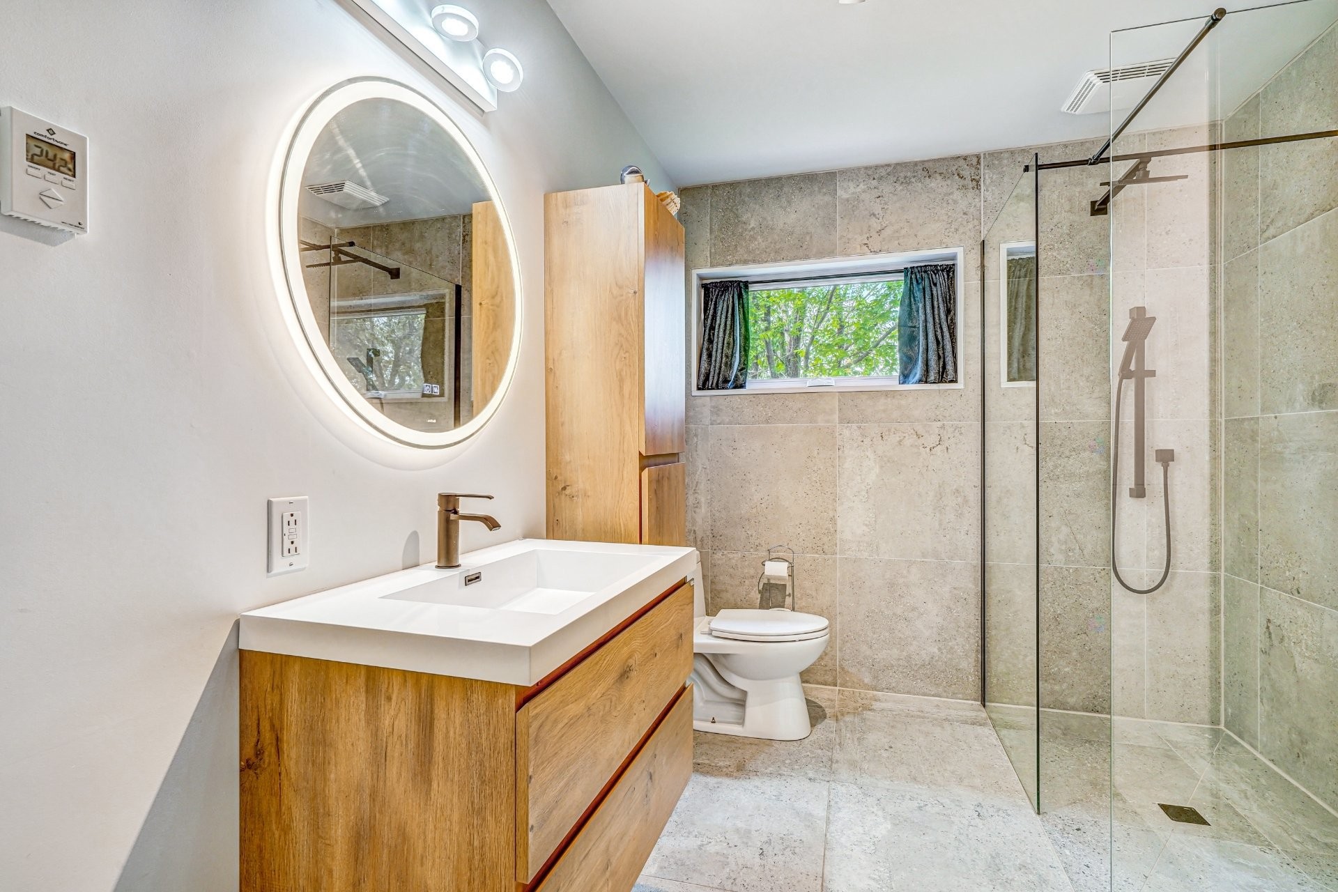 









1820


Boul. Rodrigue

,
Sainte-Marie-Madeleine,




QC
J0H1S0

