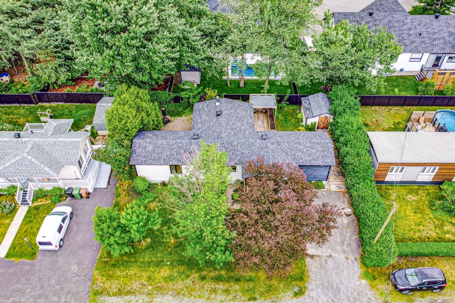 









1820


Boul. Rodrigue

,
Sainte-Marie-Madeleine,




QC
J0H1S0

