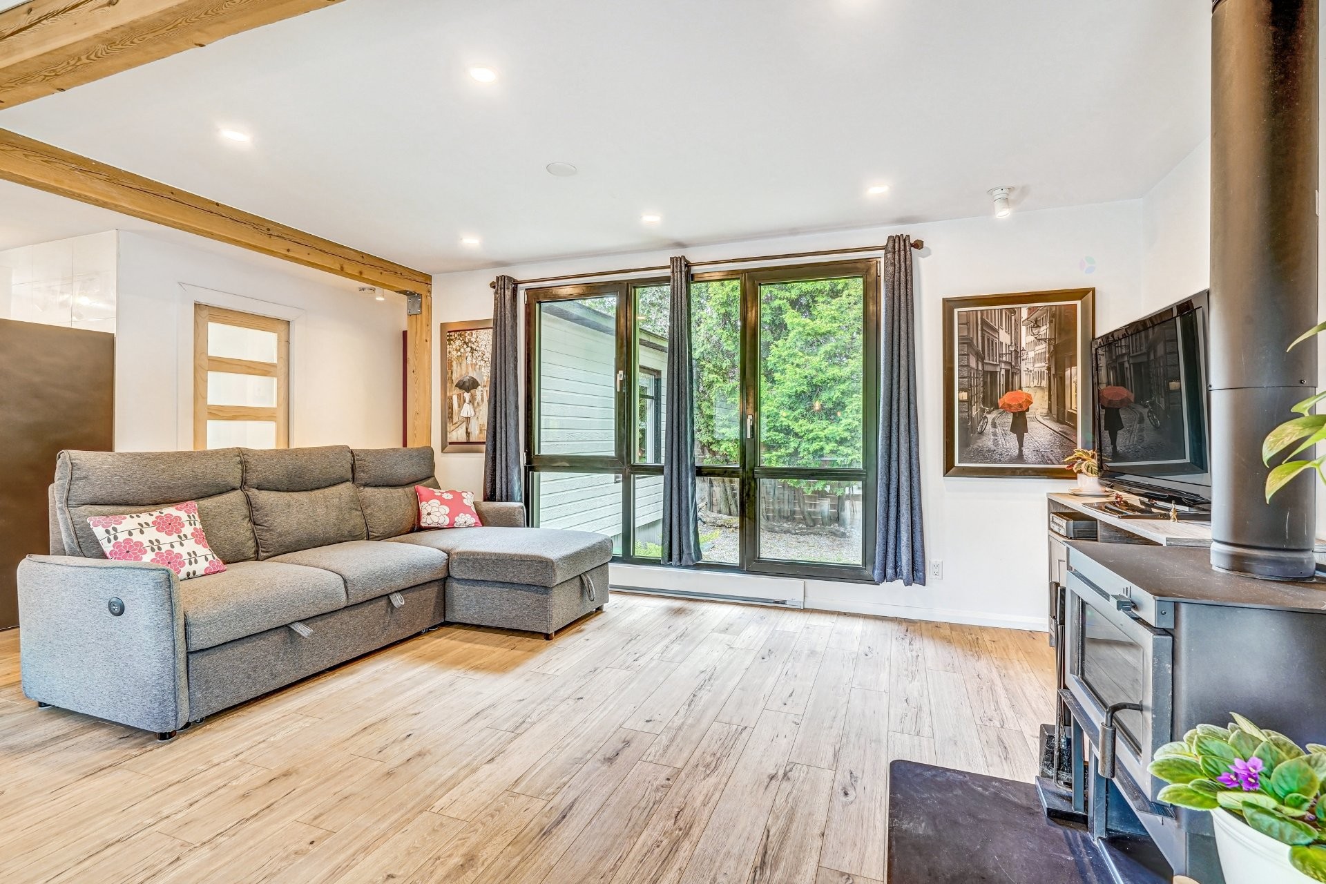 









1820


Boul. Rodrigue

,
Sainte-Marie-Madeleine,




QC
J0H1S0

