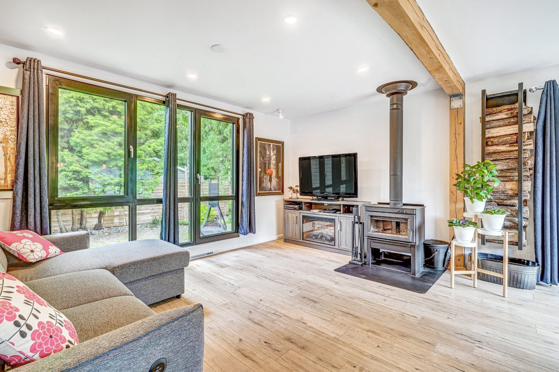 









1820


Boul. Rodrigue

,
Sainte-Marie-Madeleine,




QC
J0H1S0

