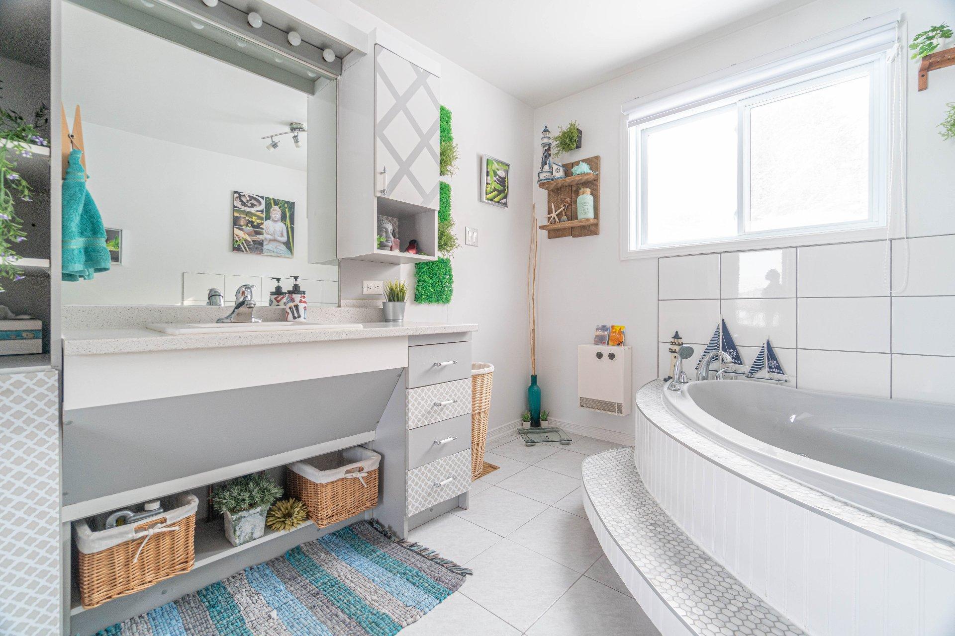 









254


Ch. du Lac-du-Gros-Brochet

,
L'Ascension,




QC
J0T1W0

