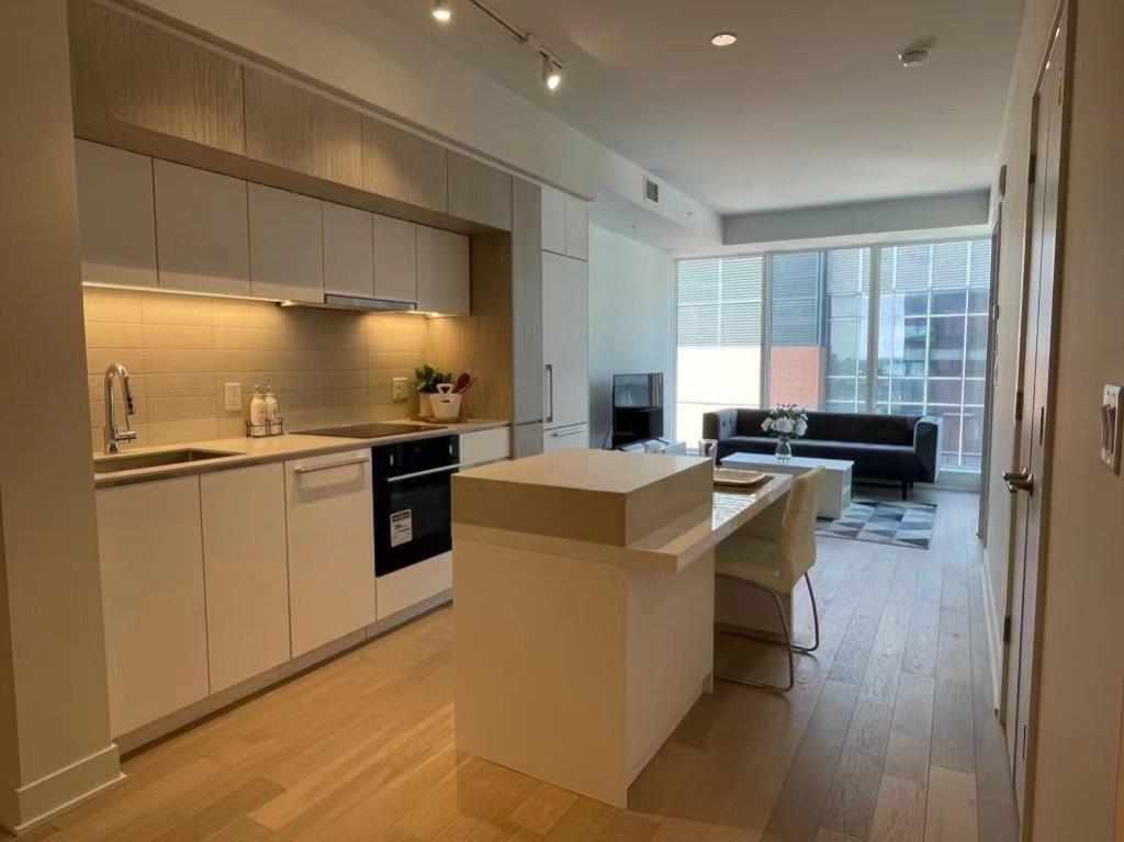 









1288


Rue St-Antoine O.

, 1609,
Montréal (Ville-Marie),




QC
H3C0X6

