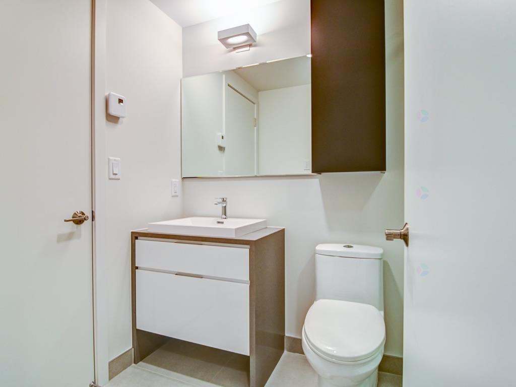 









1288


Rue St-Antoine O.

, 1609,
Montréal (Ville-Marie),




QC
H3C0X6

