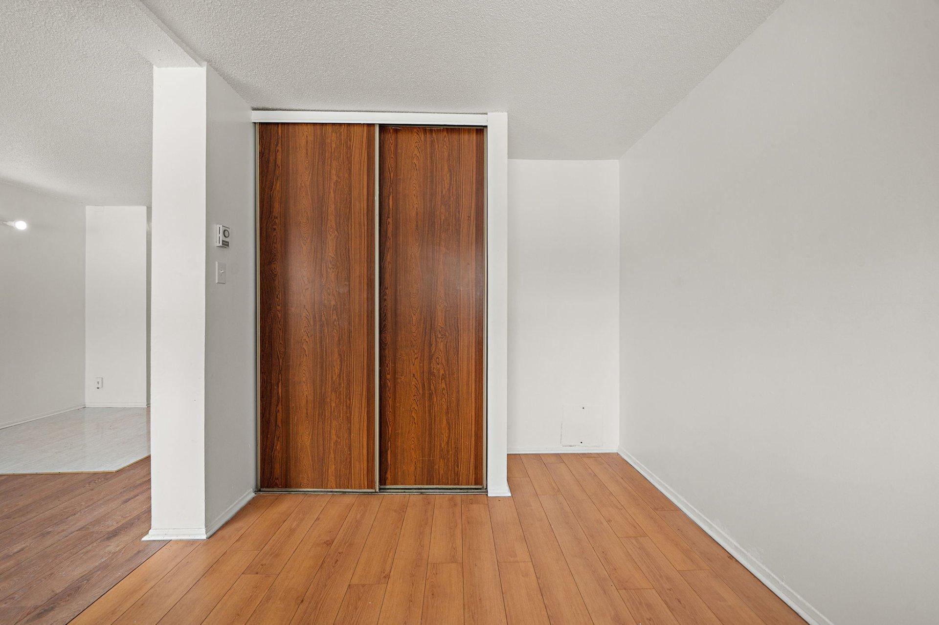 









11750


Boul. de Pierrefonds

, 106C,
Montréal (Pierrefonds-Roxboro),




QC
H9A2X3

