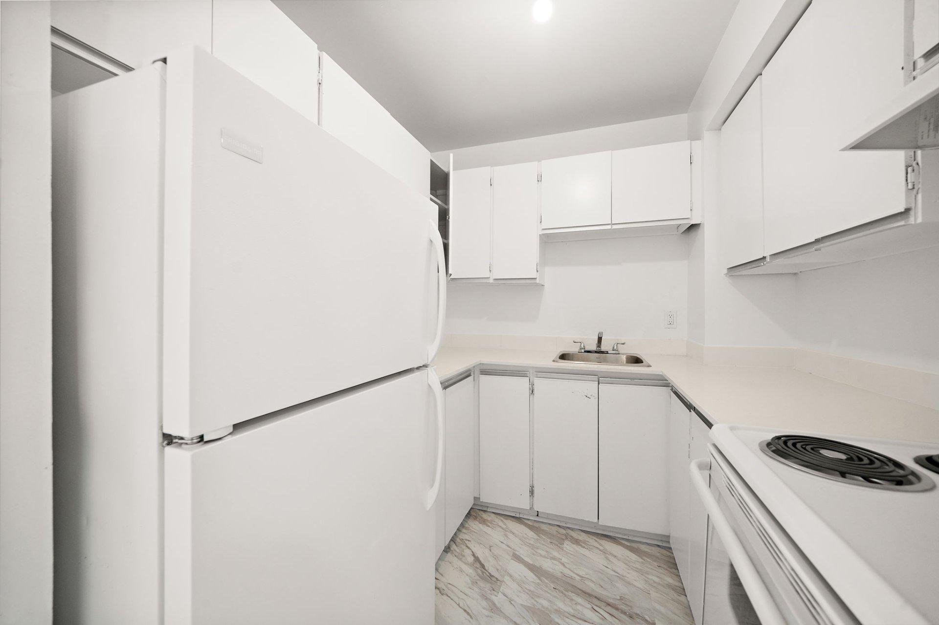 









11750


Boul. de Pierrefonds

, 403C,
Montréal (Pierrefonds-Roxboro),




QC
H9A2X3

