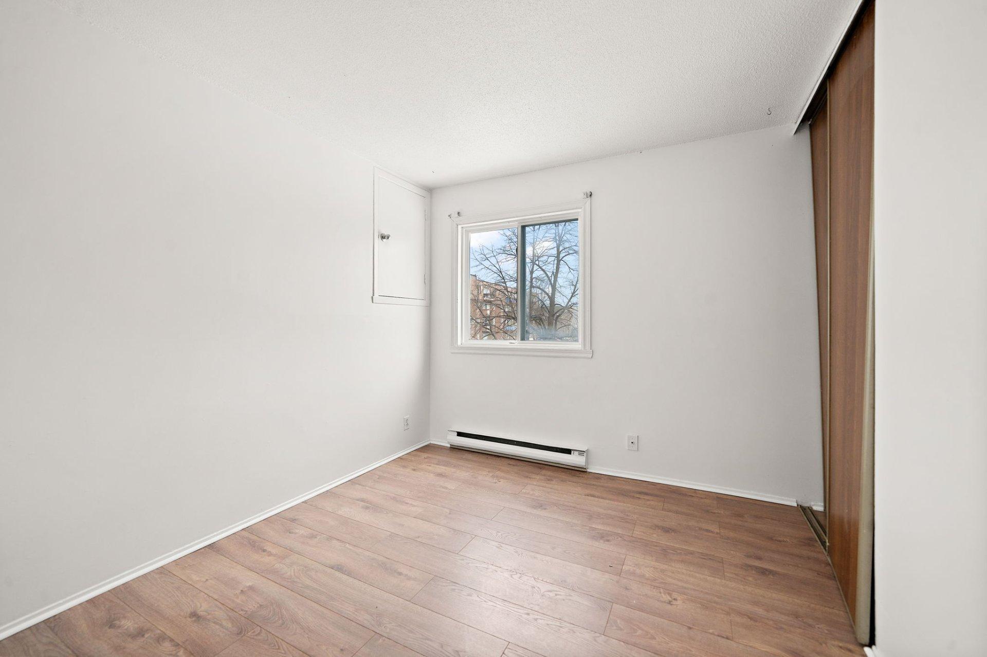 









11750


Boul. de Pierrefonds

, 208C,
Montréal (Pierrefonds-Roxboro),




QC
H9A2X3

