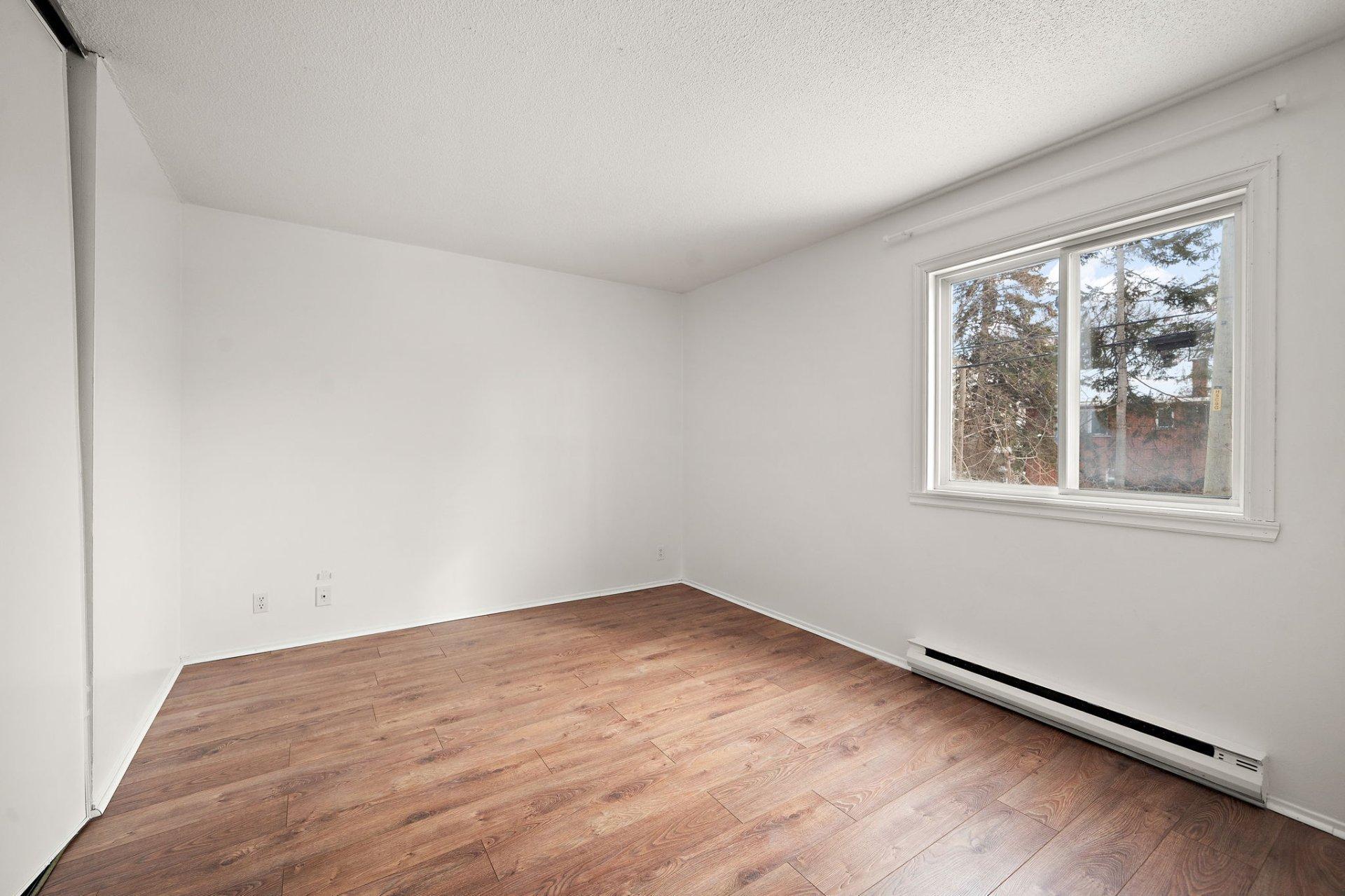 









11750


Boul. de Pierrefonds

, 208C,
Montréal (Pierrefonds-Roxboro),




QC
H9A2X3

