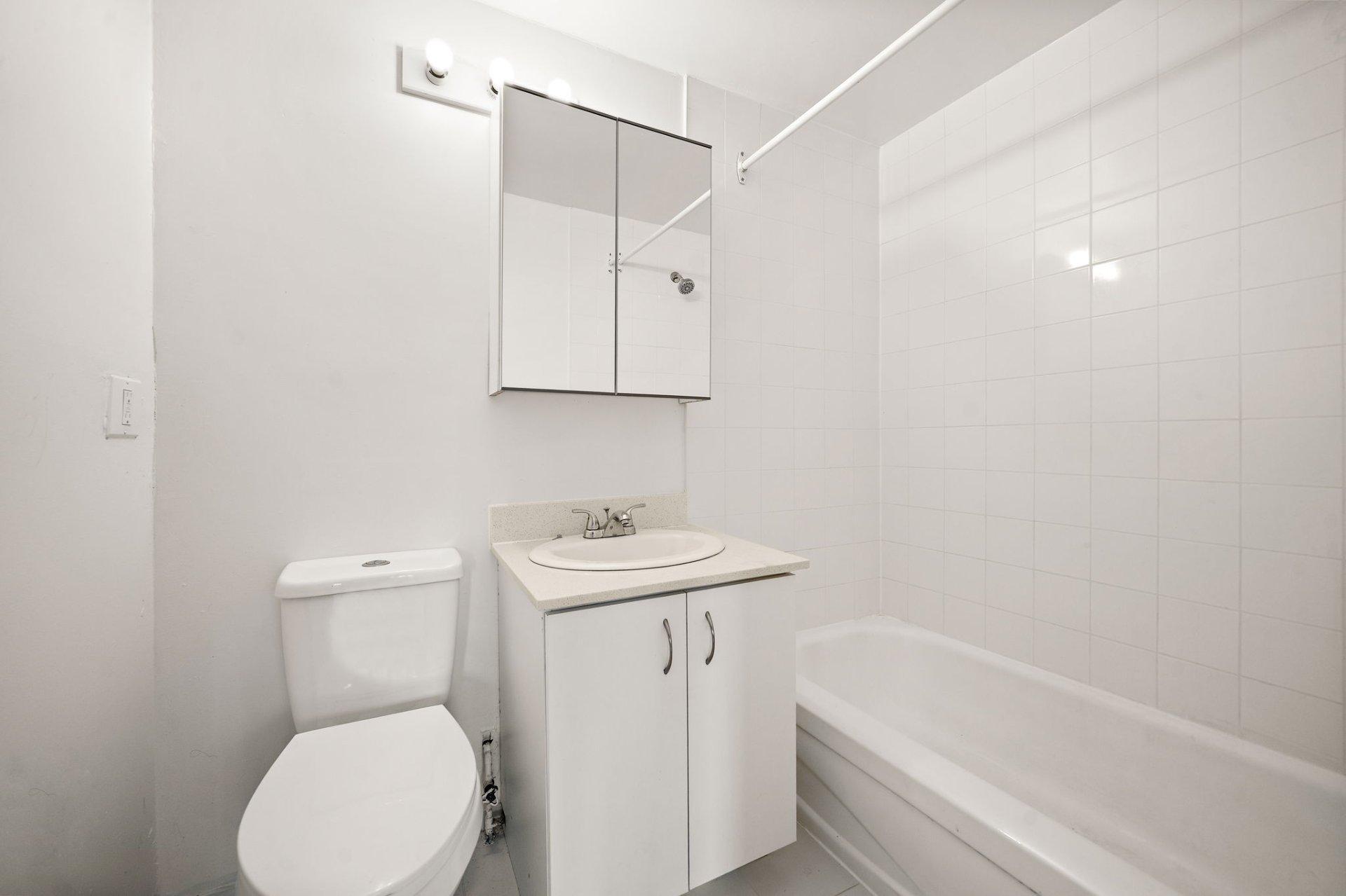 









11750


Boul. de Pierrefonds

, 208C,
Montréal (Pierrefonds-Roxboro),




QC
H9A2X3

