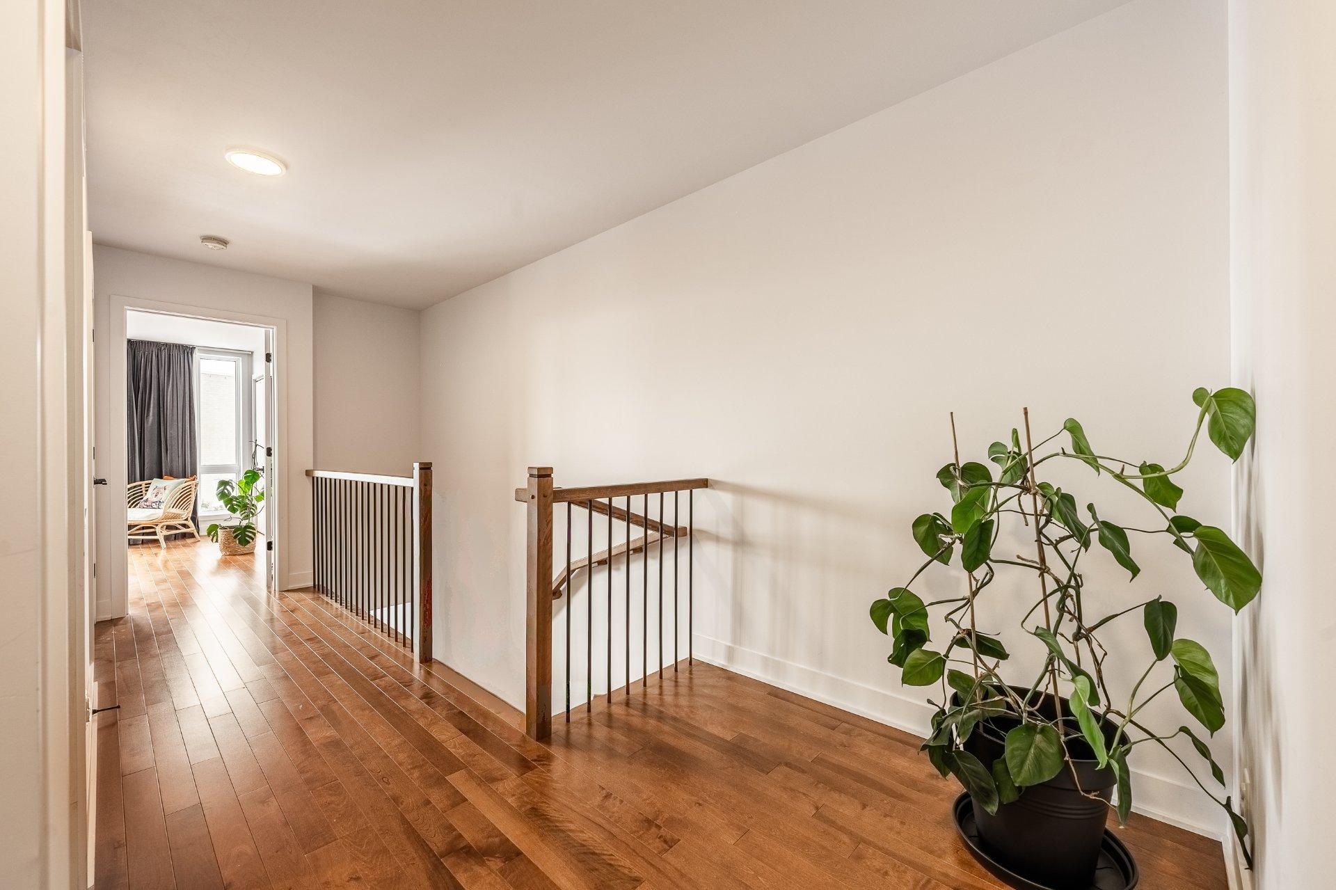 









10Z


Place Boulay

,
Saint-Basile-le-Grand,




QC
J3N0C6

