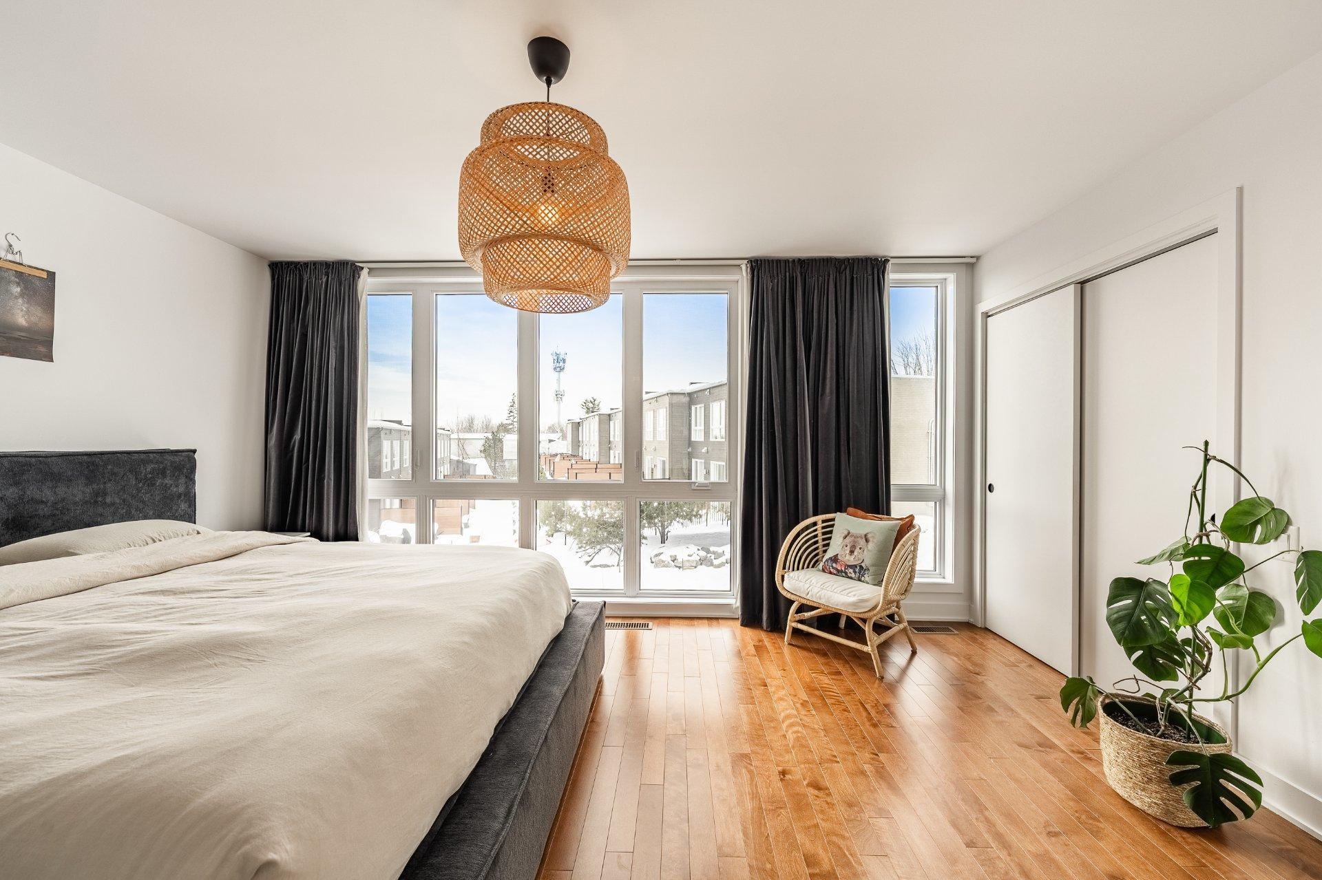 









10Z


Place Boulay

,
Saint-Basile-le-Grand,




QC
J3N0C6

