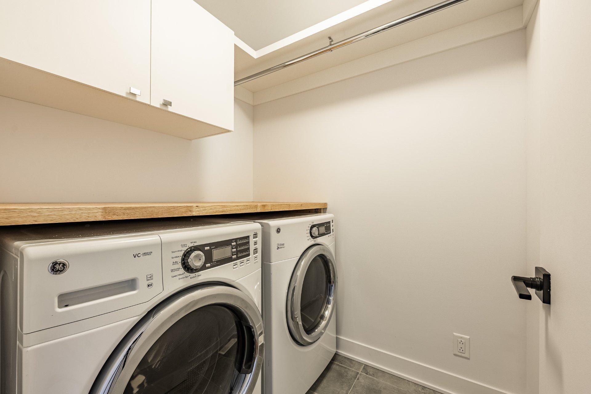 









10Z


Place Boulay

,
Saint-Basile-le-Grand,




QC
J3N0C6

