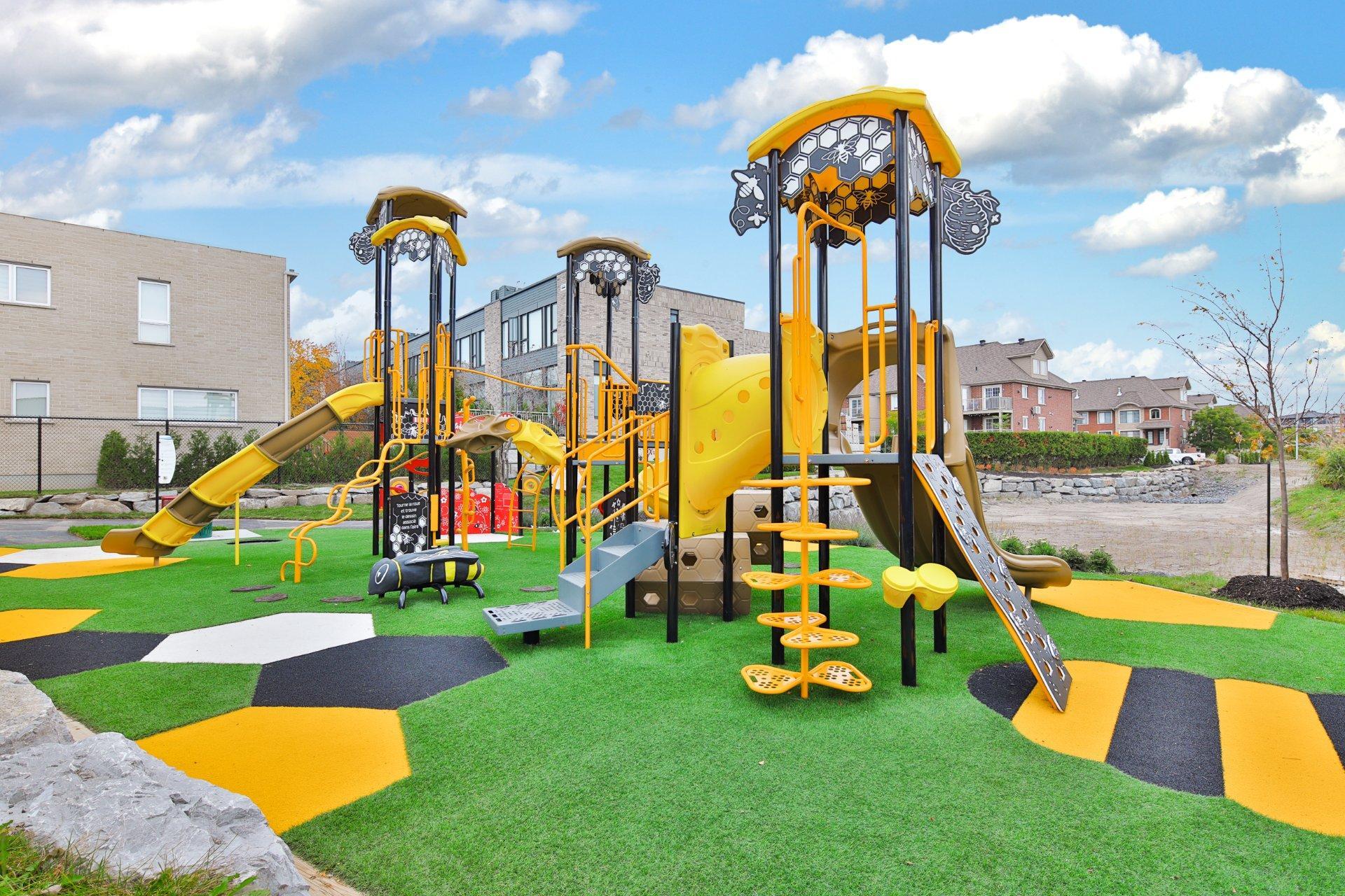 









10Z


Place Boulay

,
Saint-Basile-le-Grand,




QC
J3N0C6

