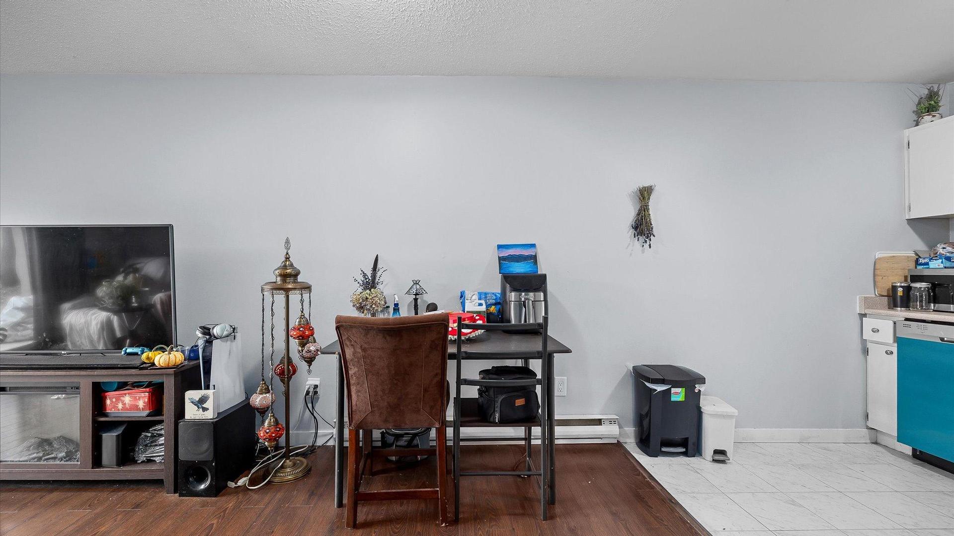 









395


Franklyn

Road, 108,
Kelowna,




BC
V1X 5X8

