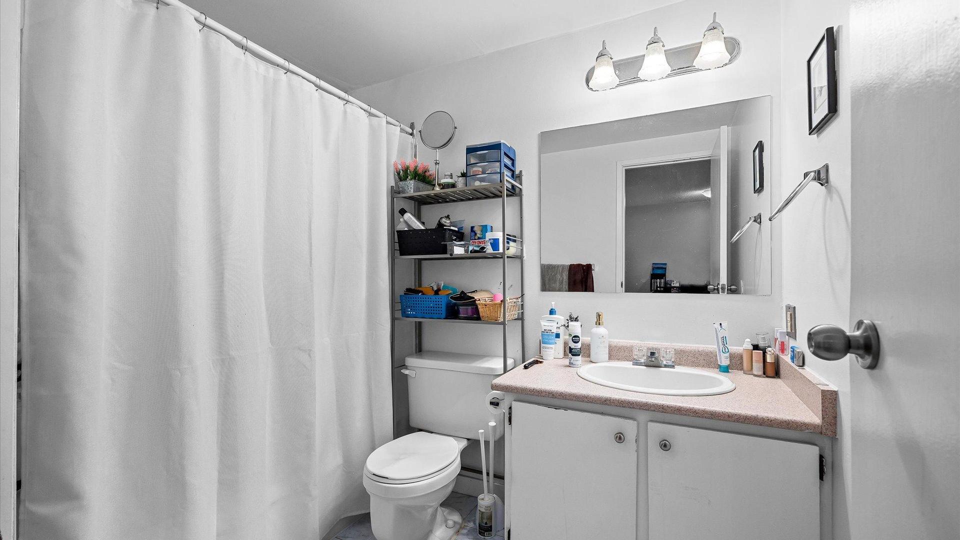 









395


Franklyn

Road, 108,
Kelowna,




BC
V1X 5X8

