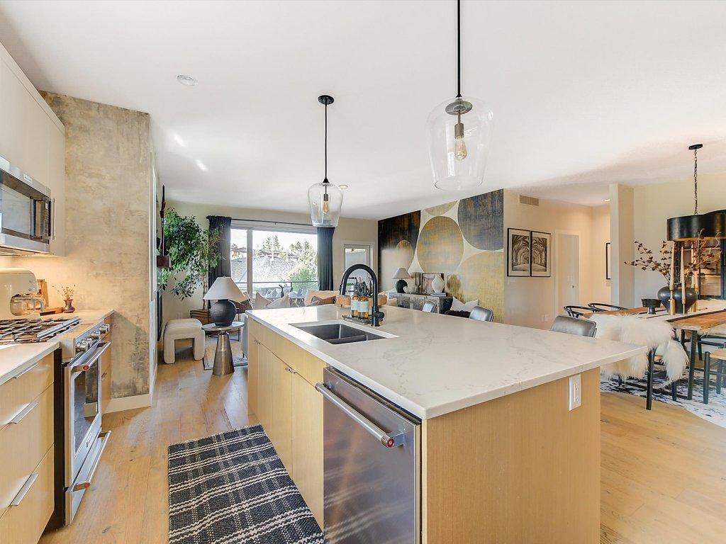 









1349


Rocky Point

Drive, 5,
Kelowna,




BC
V1V 0B5

