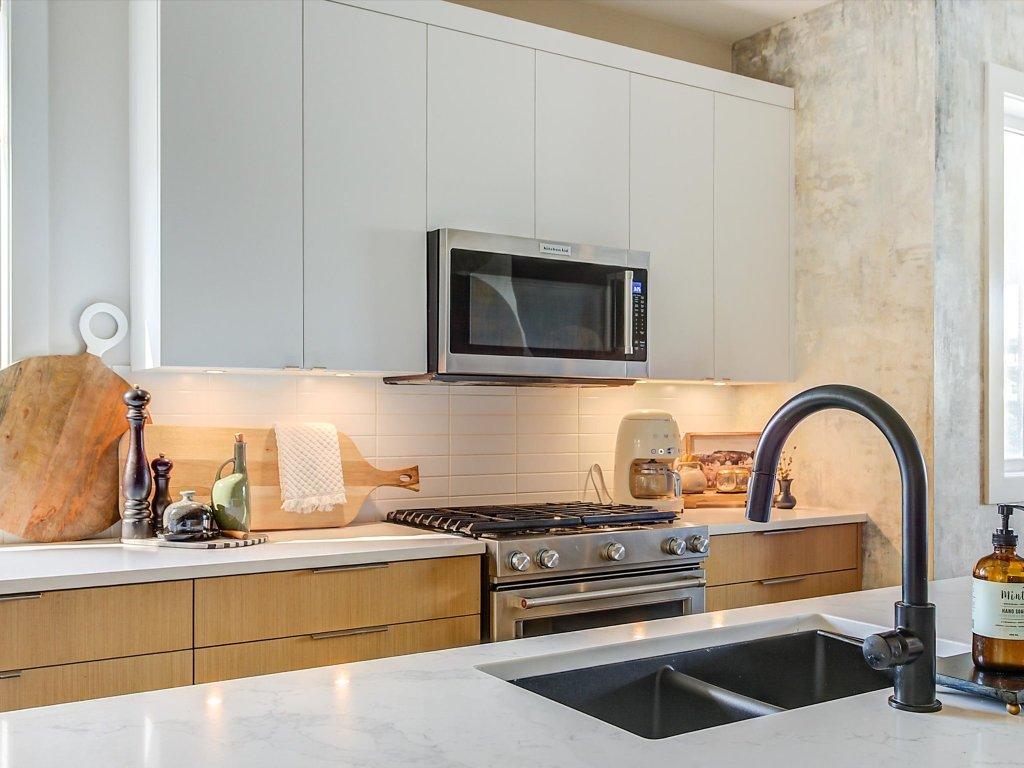 









1349


Rocky Point

Drive, 5,
Kelowna,




BC
V1V 0B5

