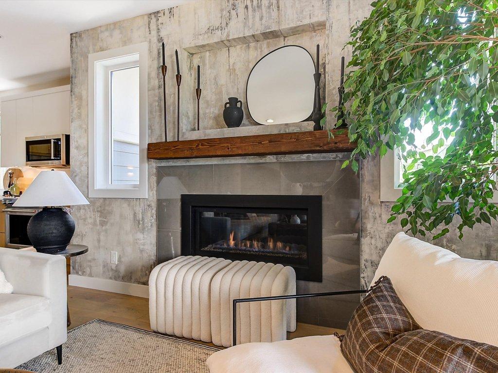 









1349


Rocky Point

Drive, 5,
Kelowna,




BC
V1V 0B5

