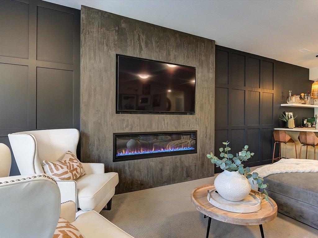 









1349


Rocky Point

Drive, 5,
Kelowna,




BC
V1V 0B5

