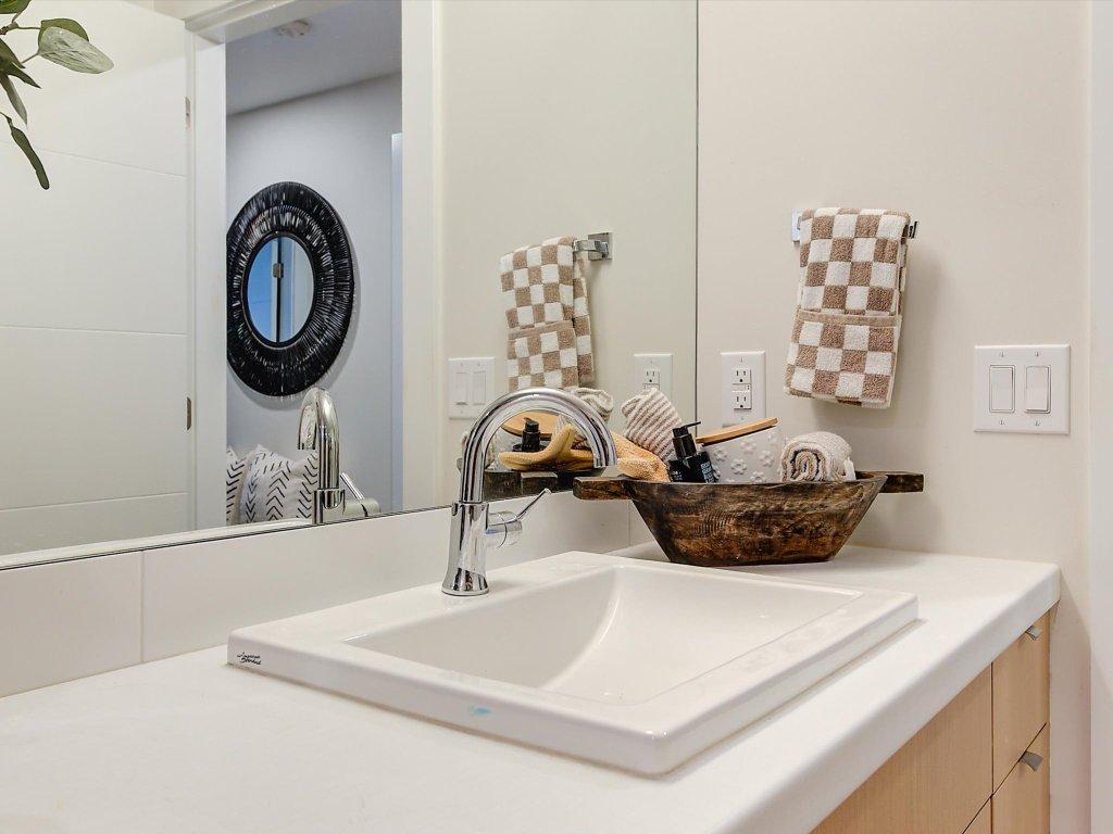 









1349


Rocky Point

Drive, 5,
Kelowna,




BC
V1V 0B5

